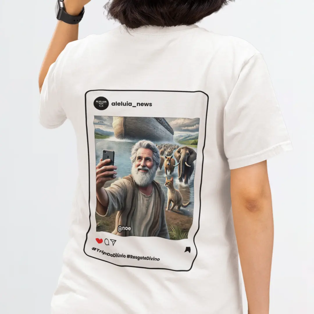 Nome do produto: Camiseta Unissex - Selfie a jornada de Noé