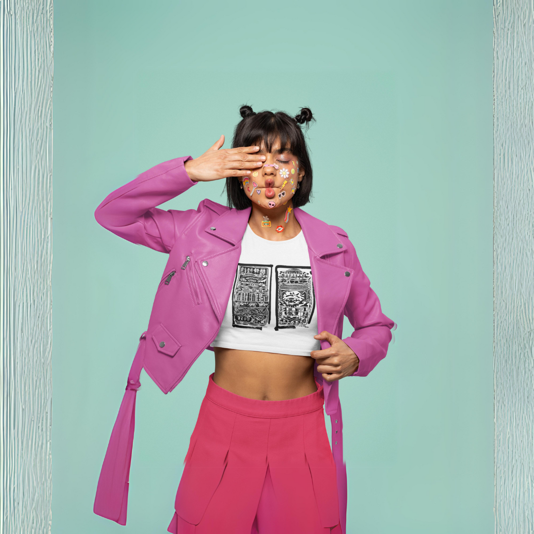 Nome do produto: Camisa Feminina Cropped  Estampas Mundo Animal e Futurama