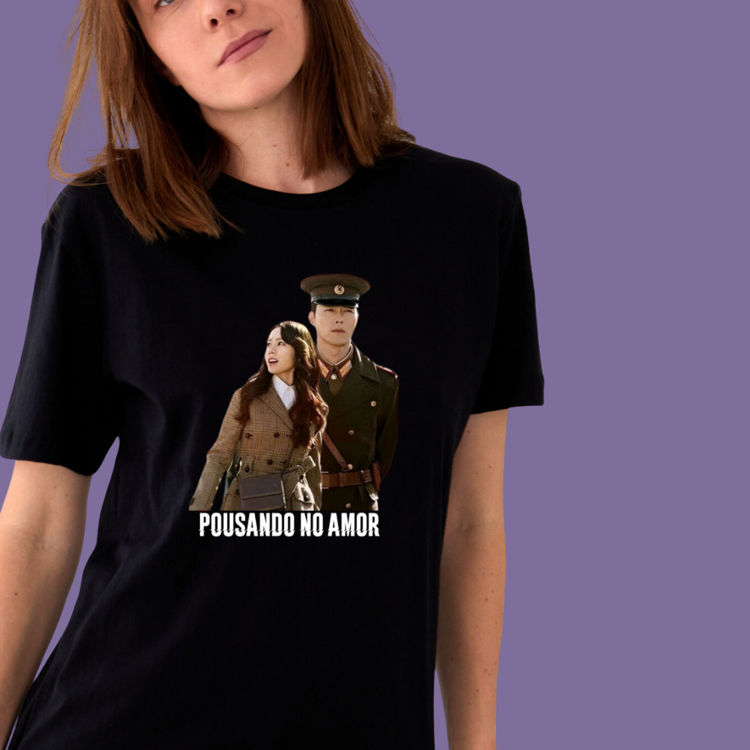 Nome do produto: CAMISETA POUSANDO NO AMOR