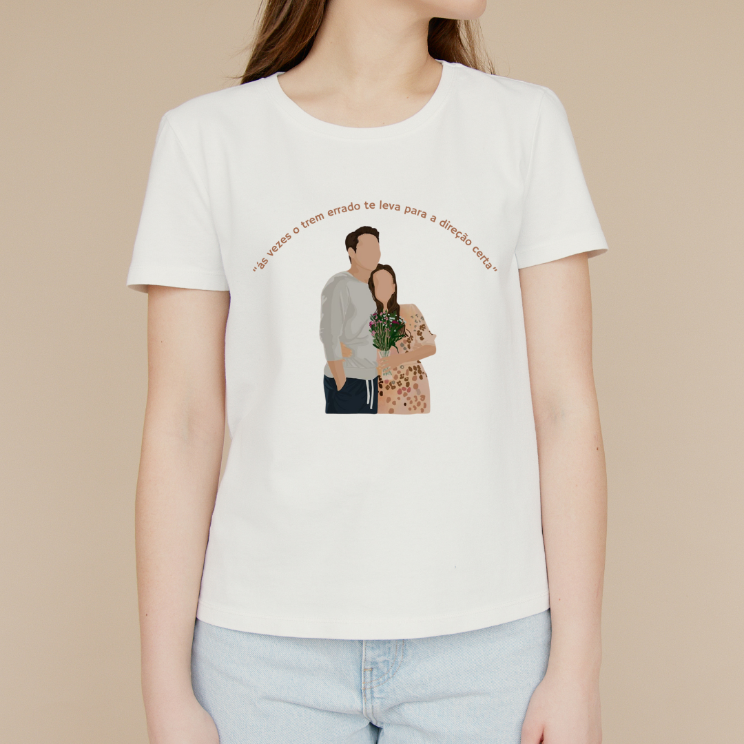 Nome do produto: CAMISETA POUSANDO NO AMOR FRASE 2