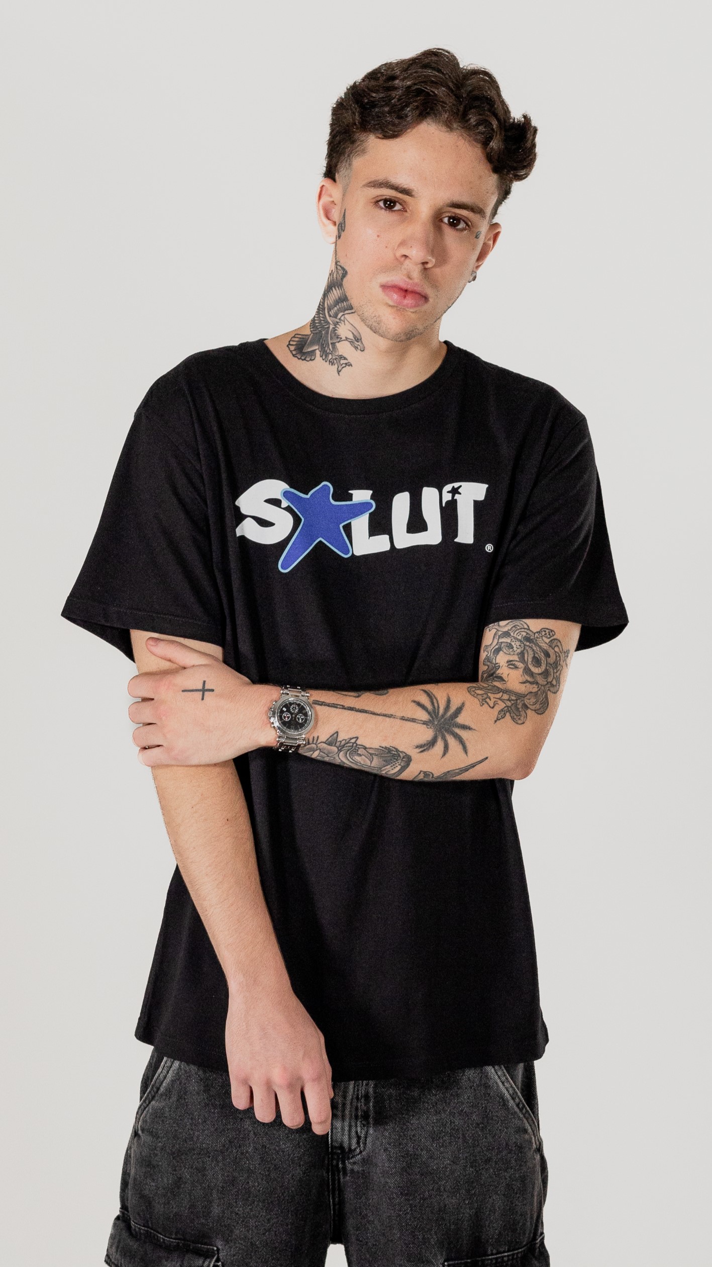 Salut Star | Black T-Shirt