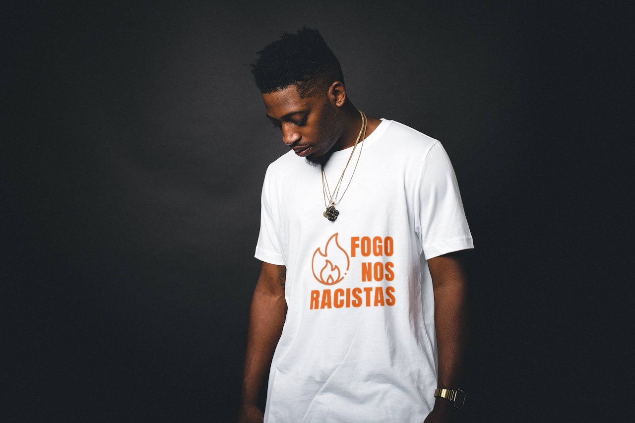 Nome do produto: Camiseta Frase Fogo Nos Racistas versão B