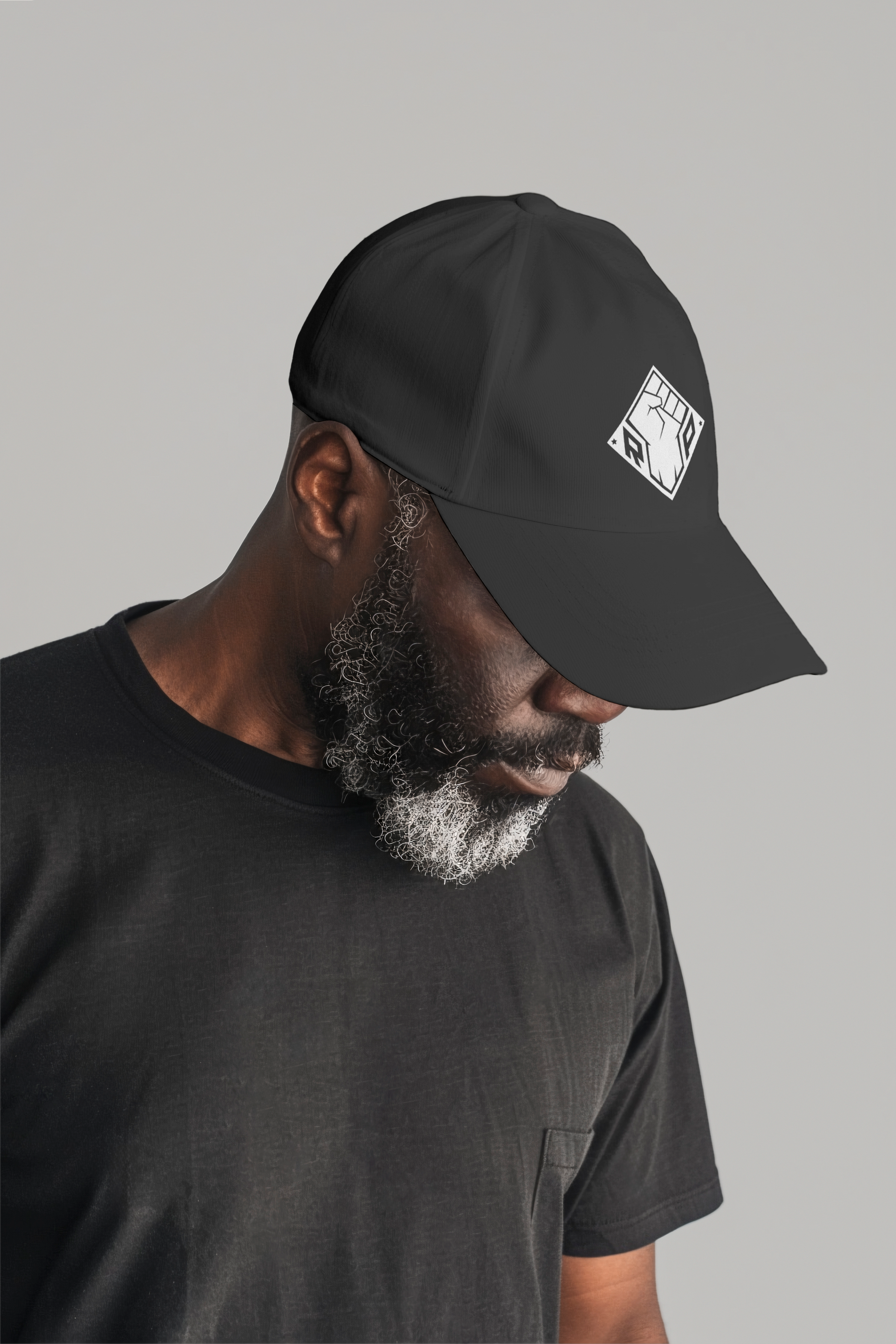 Nome do produto: Boné Revolução Preta Logo Branca