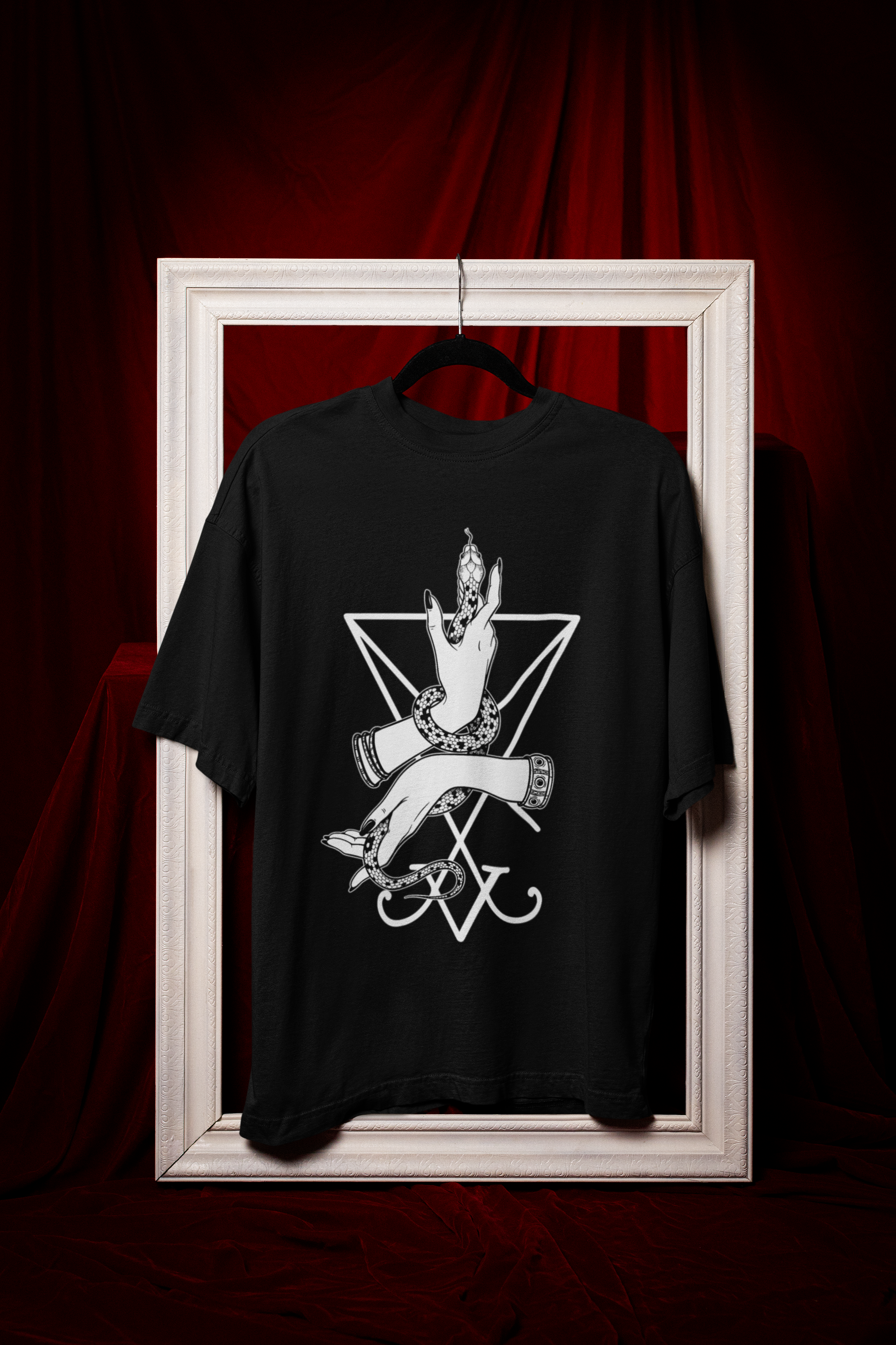 Nome do produto: Camiseta Oversized Sigilo de Lúcifer 