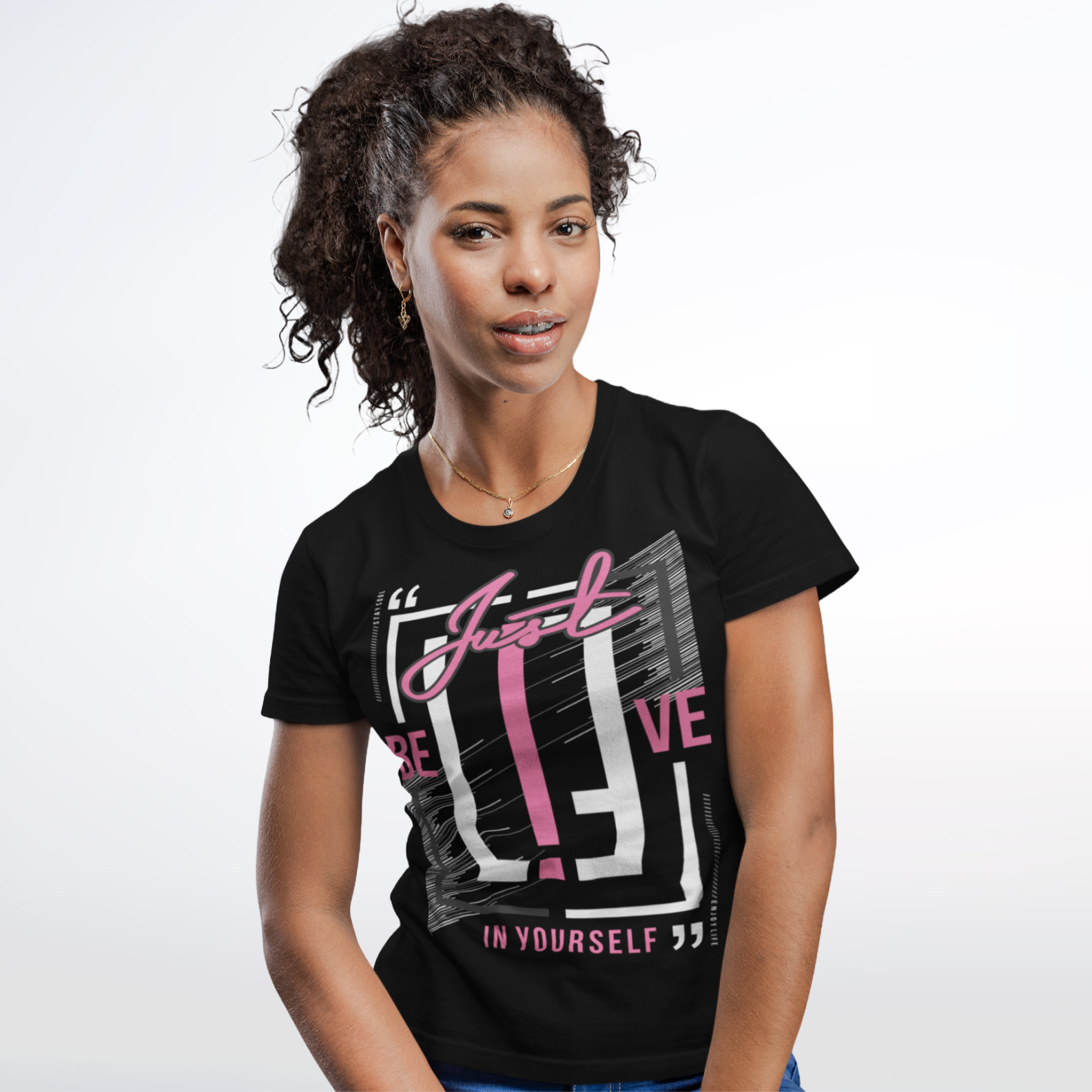 Nome do produto: Camiseta Feminina Just Believe In Yourself