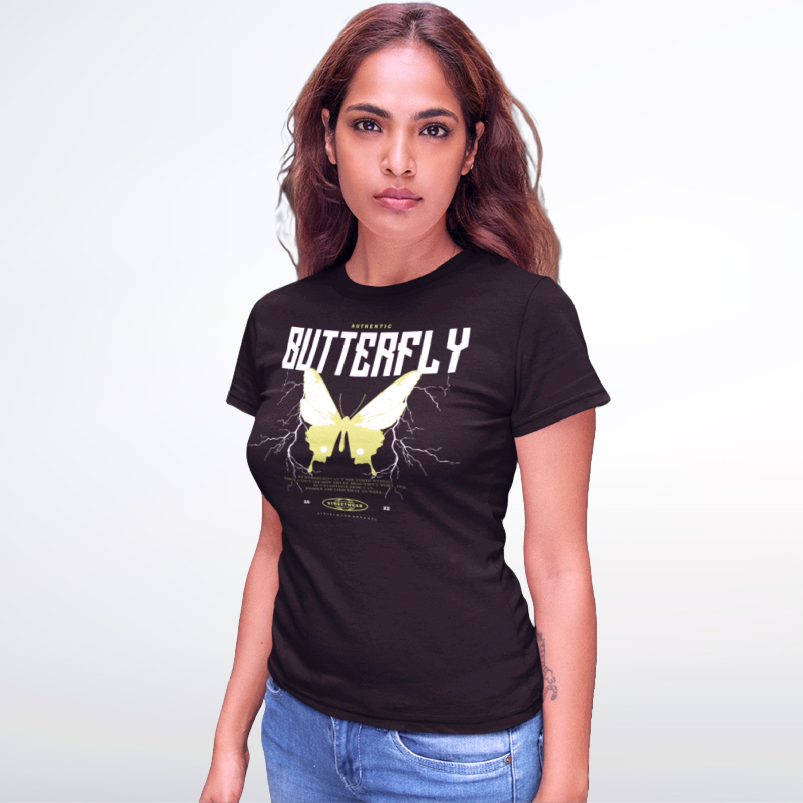 Nome do produto: Camiseta Feminina Borboleta Raios