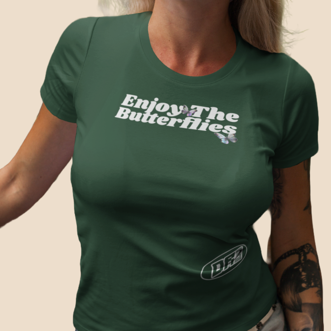 Nome do produto: Camiseta DR3 Butterflies Feminina (Colorida)