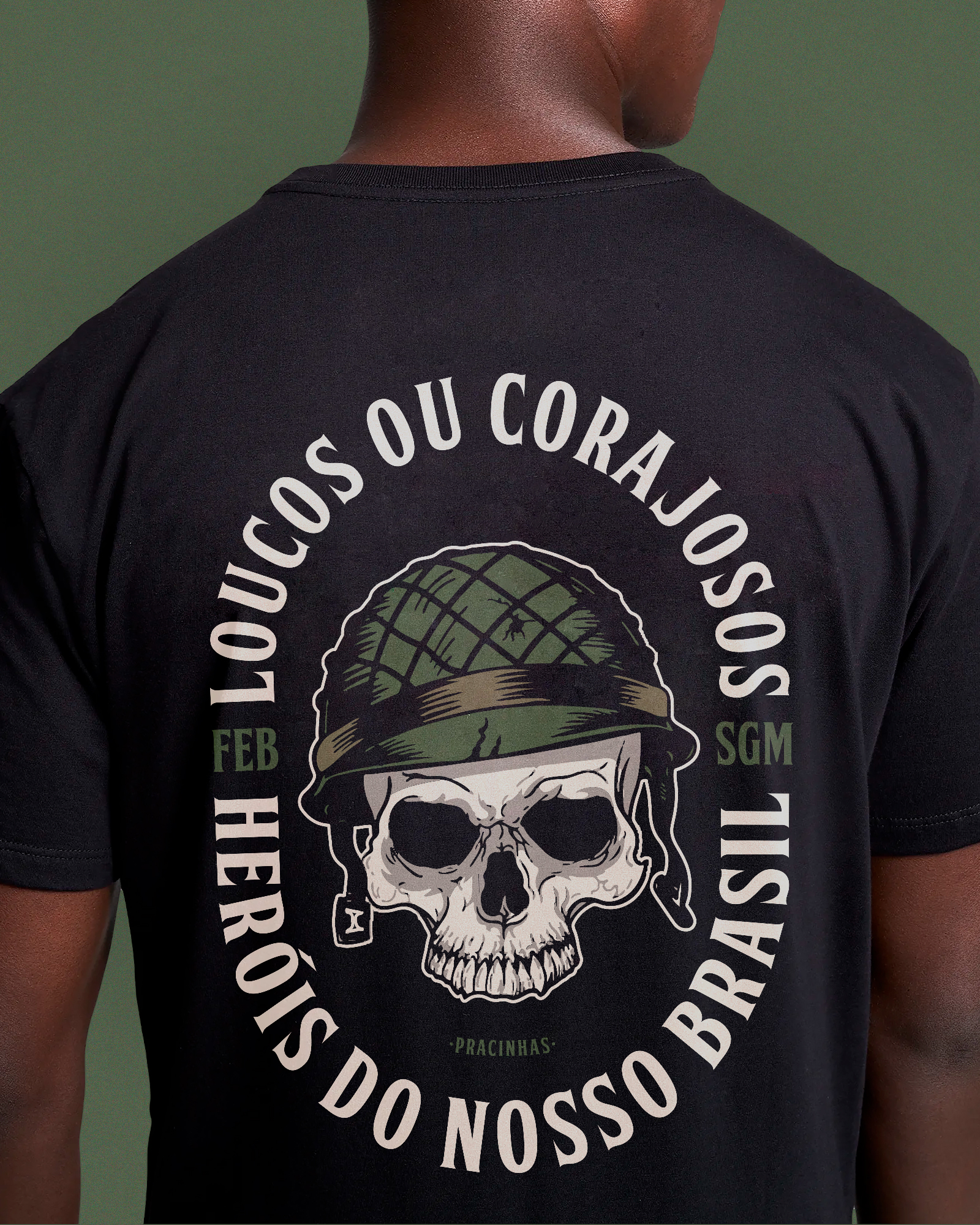 T-SHIRT PREMIUM LOUCOS OU CORAJOSOS