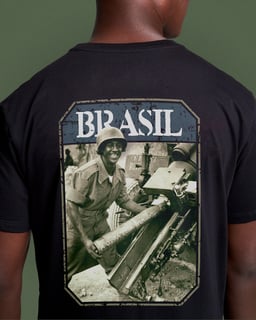 T-SHIRT PREMIUM A COBRA ESTÁ FUMANDO