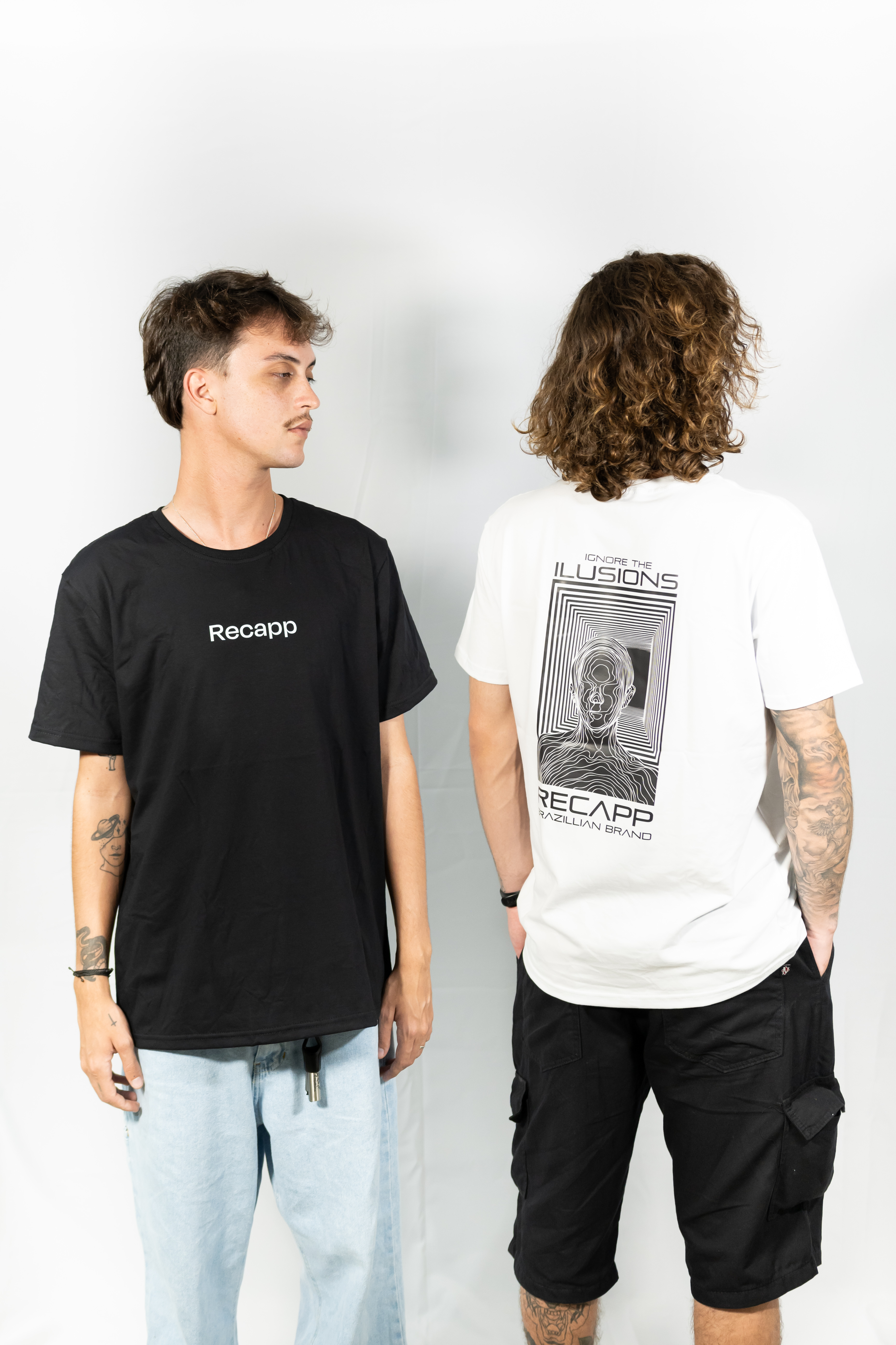 Nome do produto: Camiseta Ilusions (estampa preta)