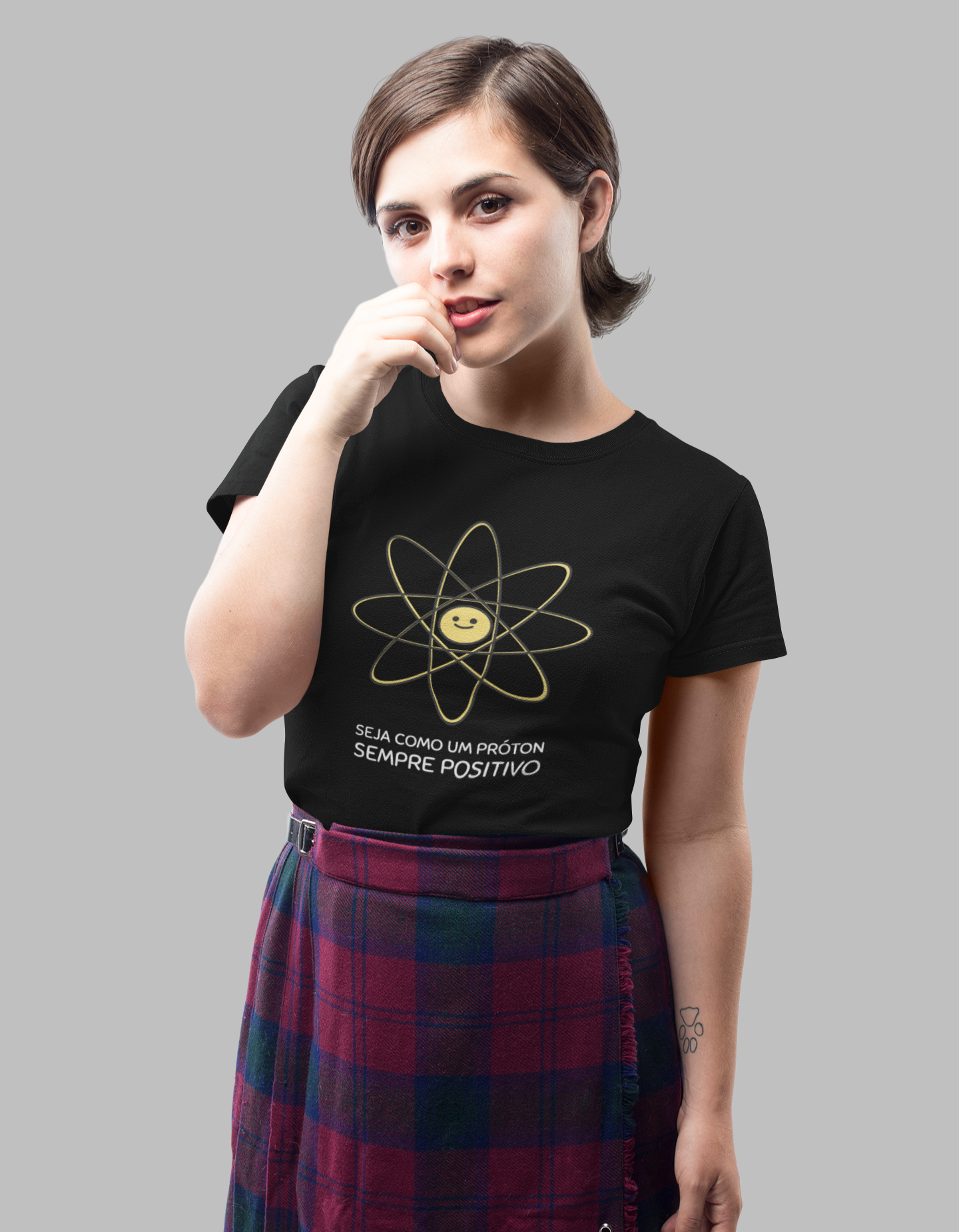 Nome do produto: Camiseta Seja Como um Próton