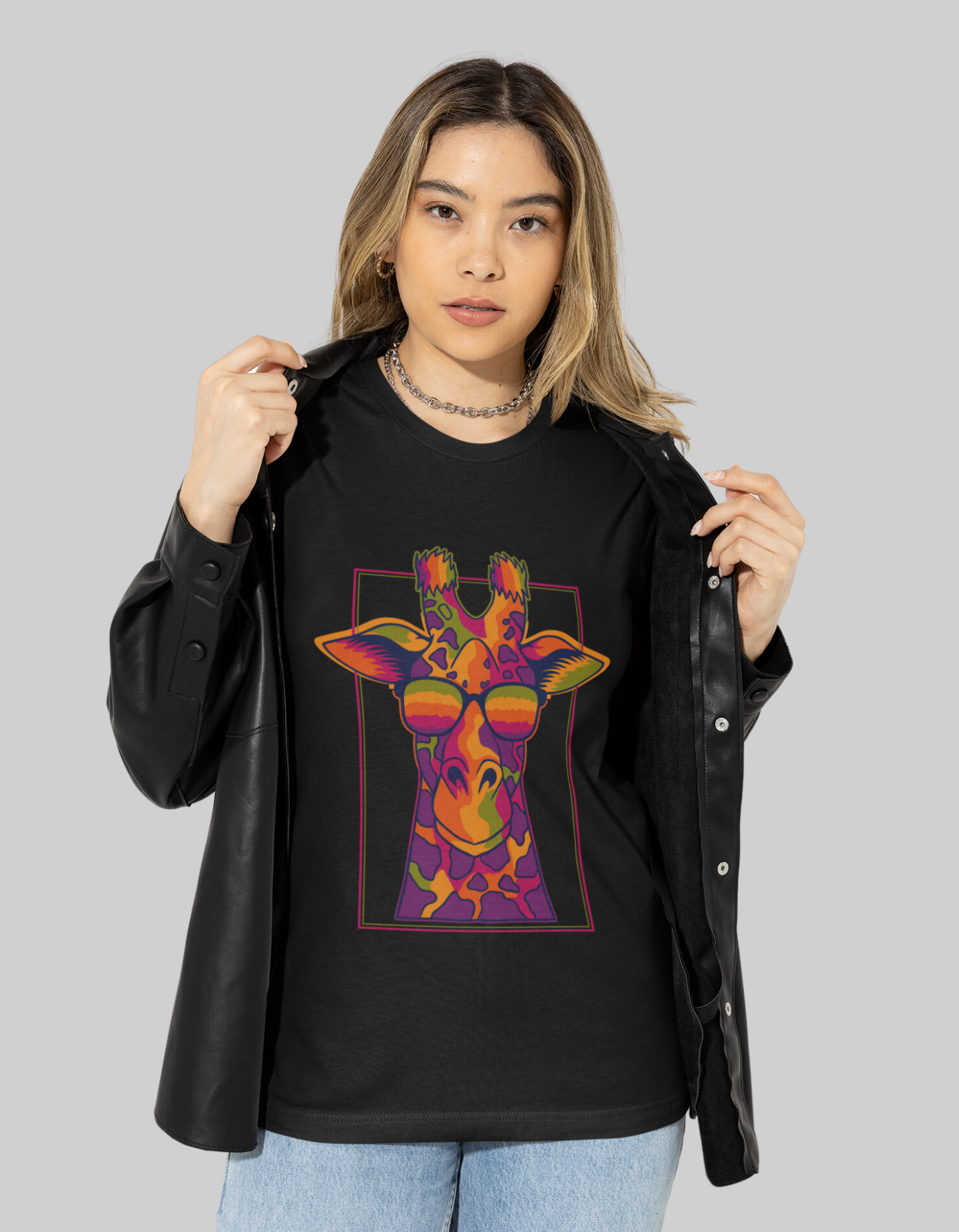 Nome do produto: Camiseta Girafa Colorida