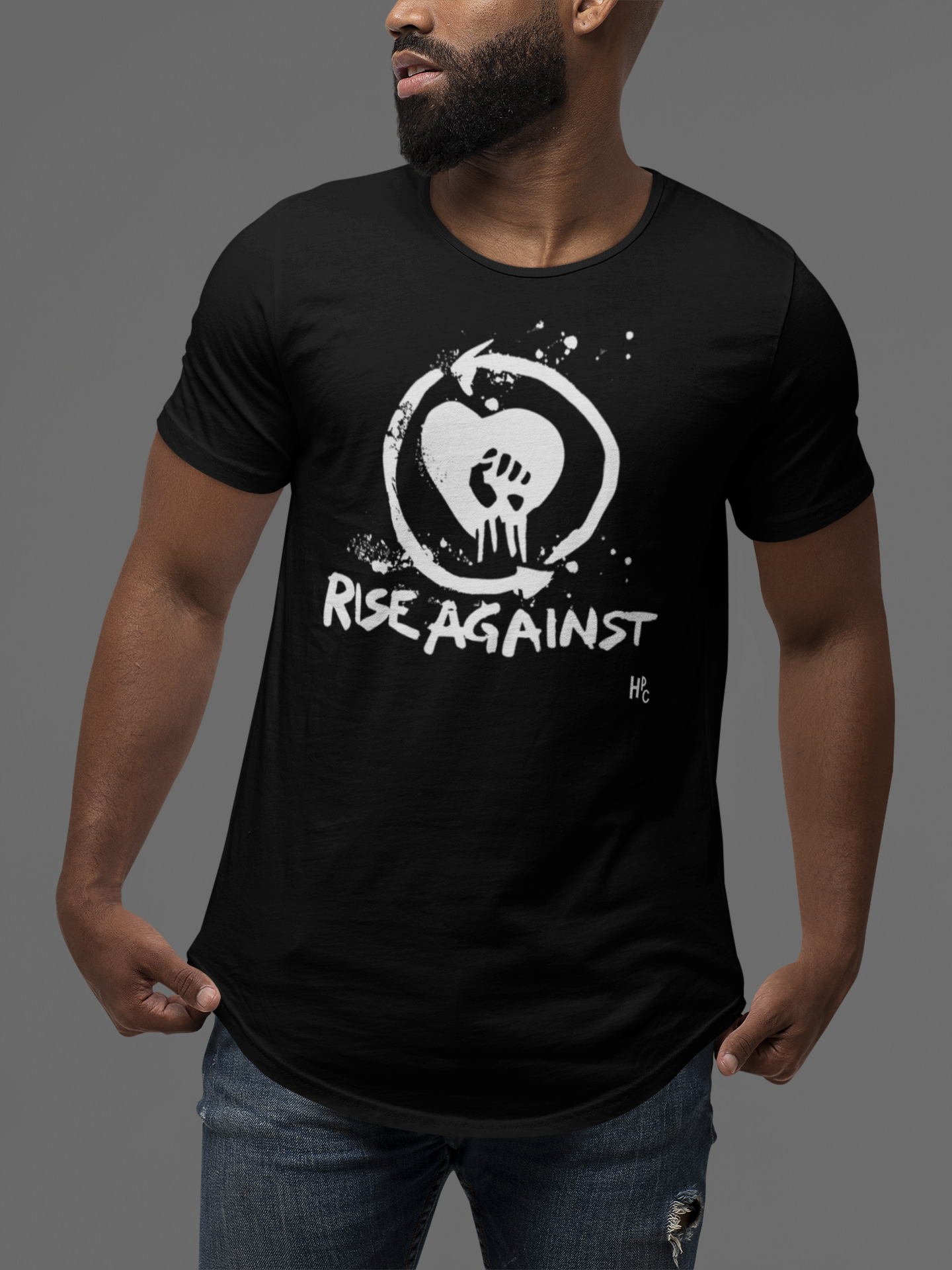 Nome do produto: CAMISETA RISE AGAINS HEART HAND