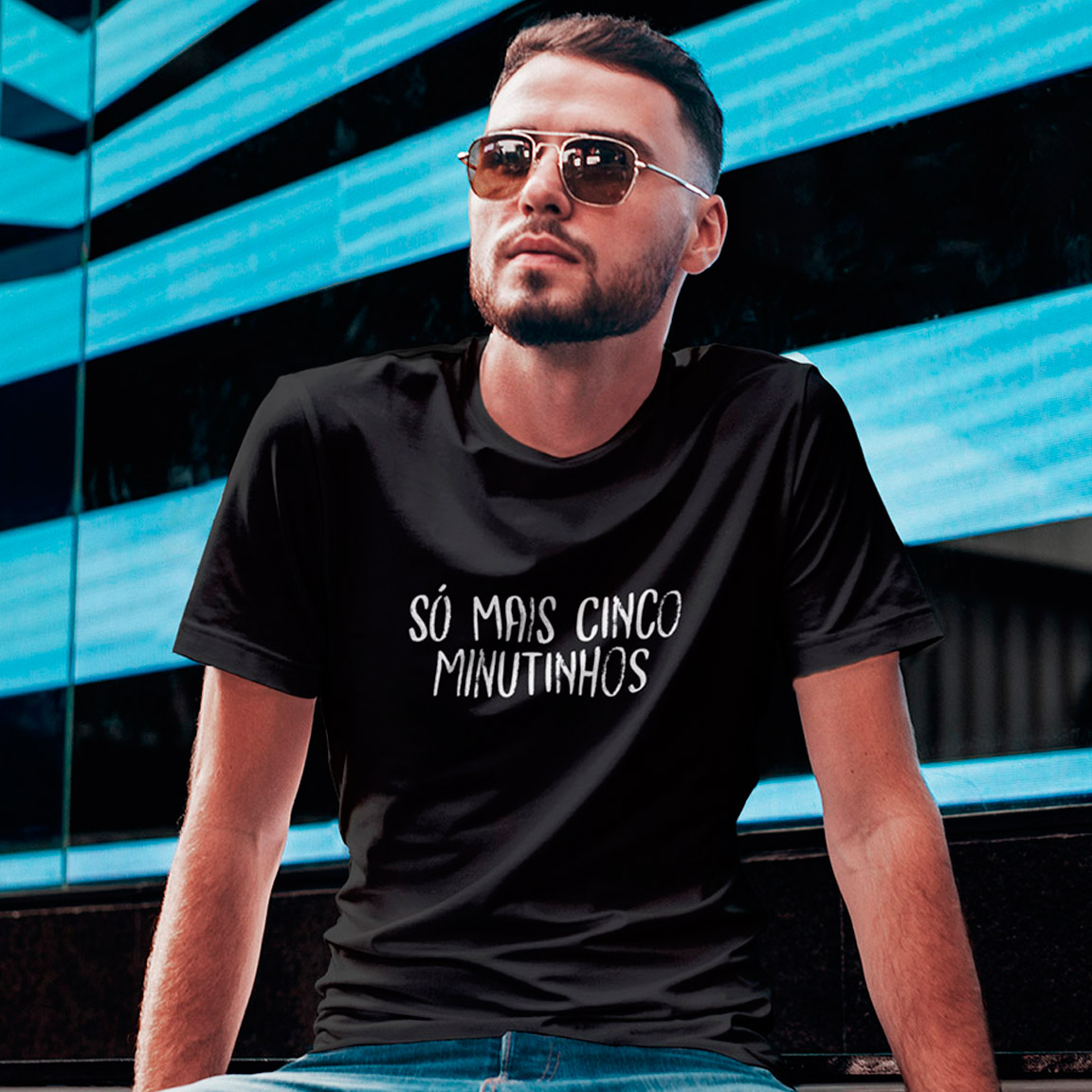 Nome do produto: T-Shirt Só Mais Cinco Minutinhos - Black