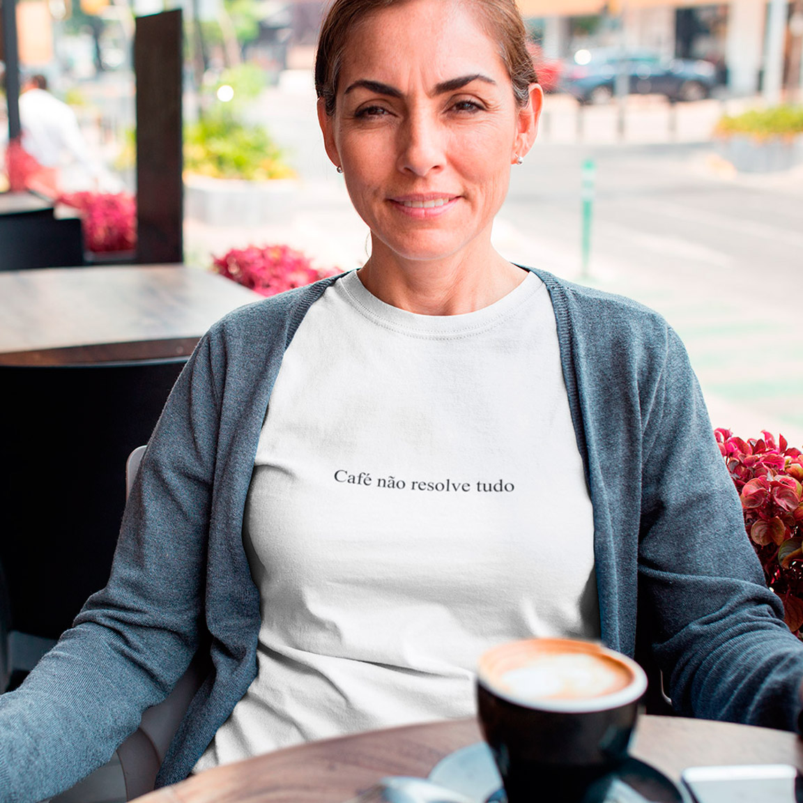 Nome do produto: Baby Look Café Não Resolve Tudo - White