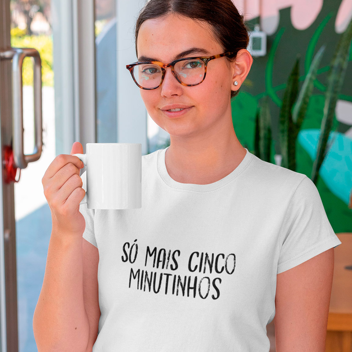 Nome do produto: Baby Look Só Mais Cinco Minutinhos - White