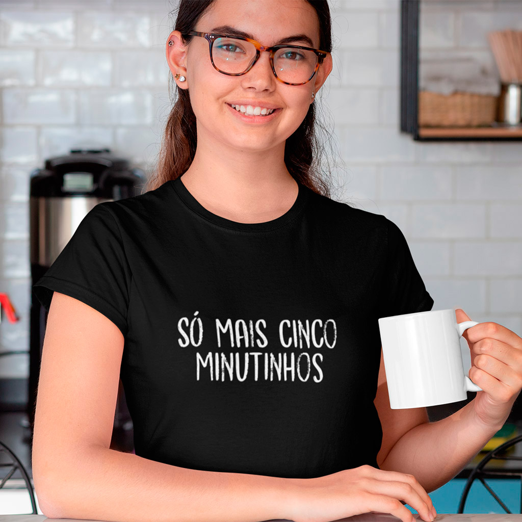 Nome do produto: Baby Look Só Mais Cinco Minutinhos - Black