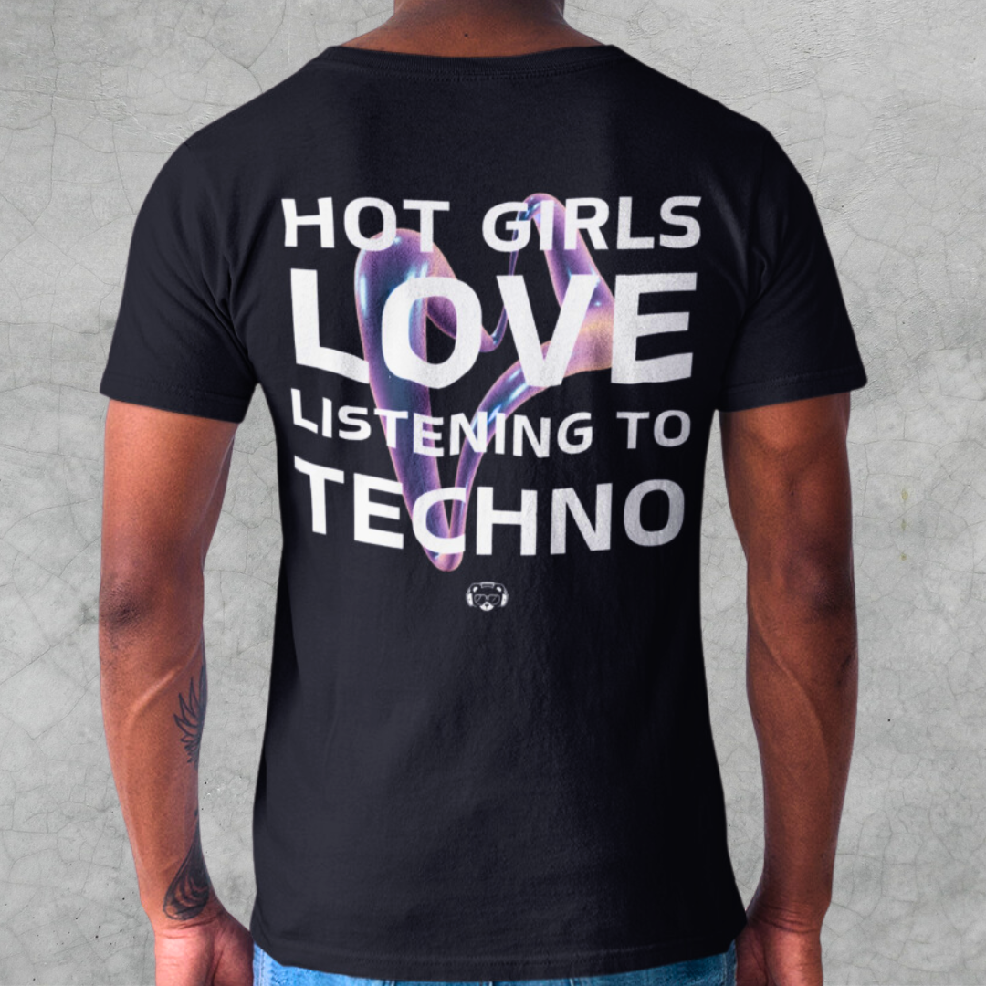 Nome do produto: Camiseta Hot Girls Love Techno