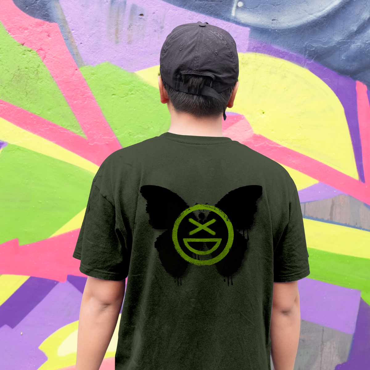 Nome do produto: Camiseta Oversize Xisde com Estampa Grafite e Logo Borboleta - Streetwear Exclusivo