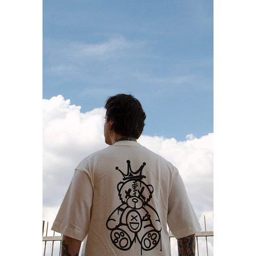 Nome do produto: Camiseta Oversize Xisde Grafite com Urso nas Costas - Streetwear Autêntico Brasileiro