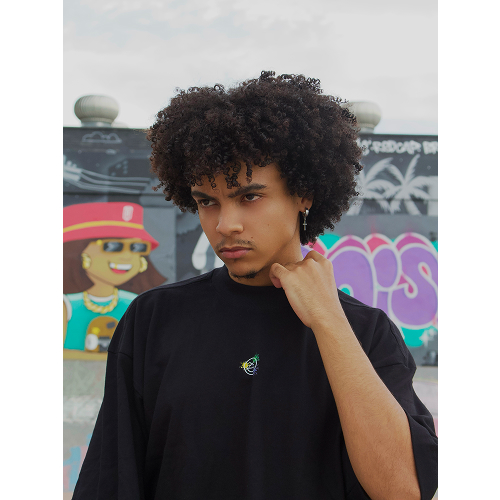 Nome do produto: Camiseta Oversize Xisde com Logo nas Cores do Brasil - Streetwear Autêntico Brasileiro