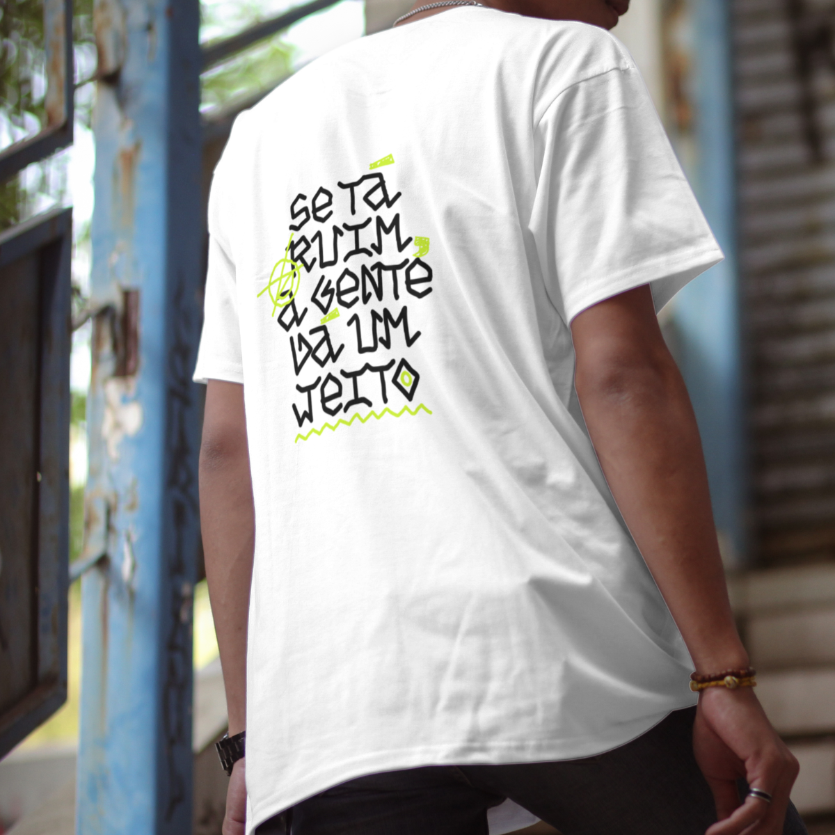 Nome do produto: Camiseta Oversize - Se Tá Ruim a Gente Dá Um Jeito