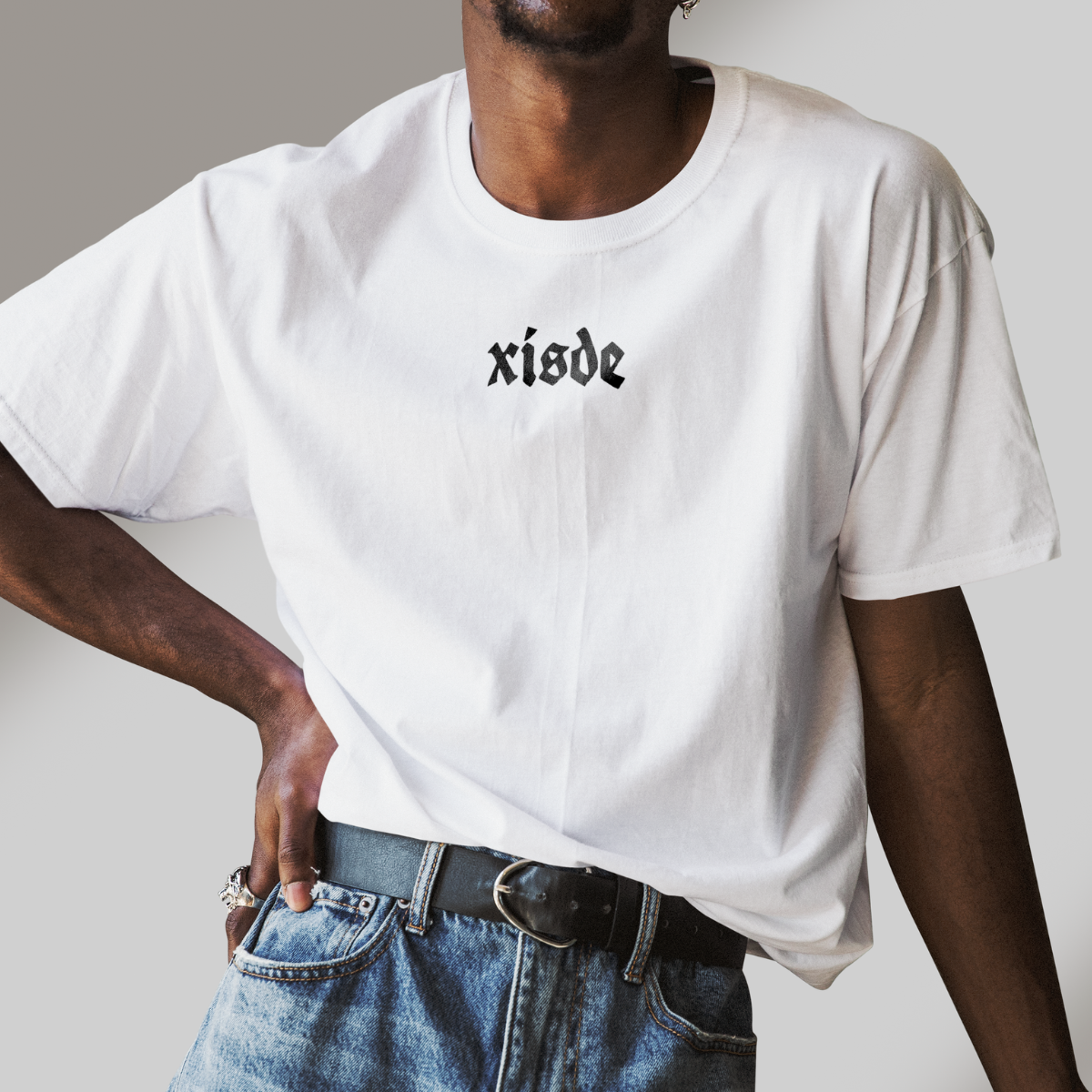 Nome do produto: Camiseta Oversize Xisde Preta - Streetwear Urbano Autêntico