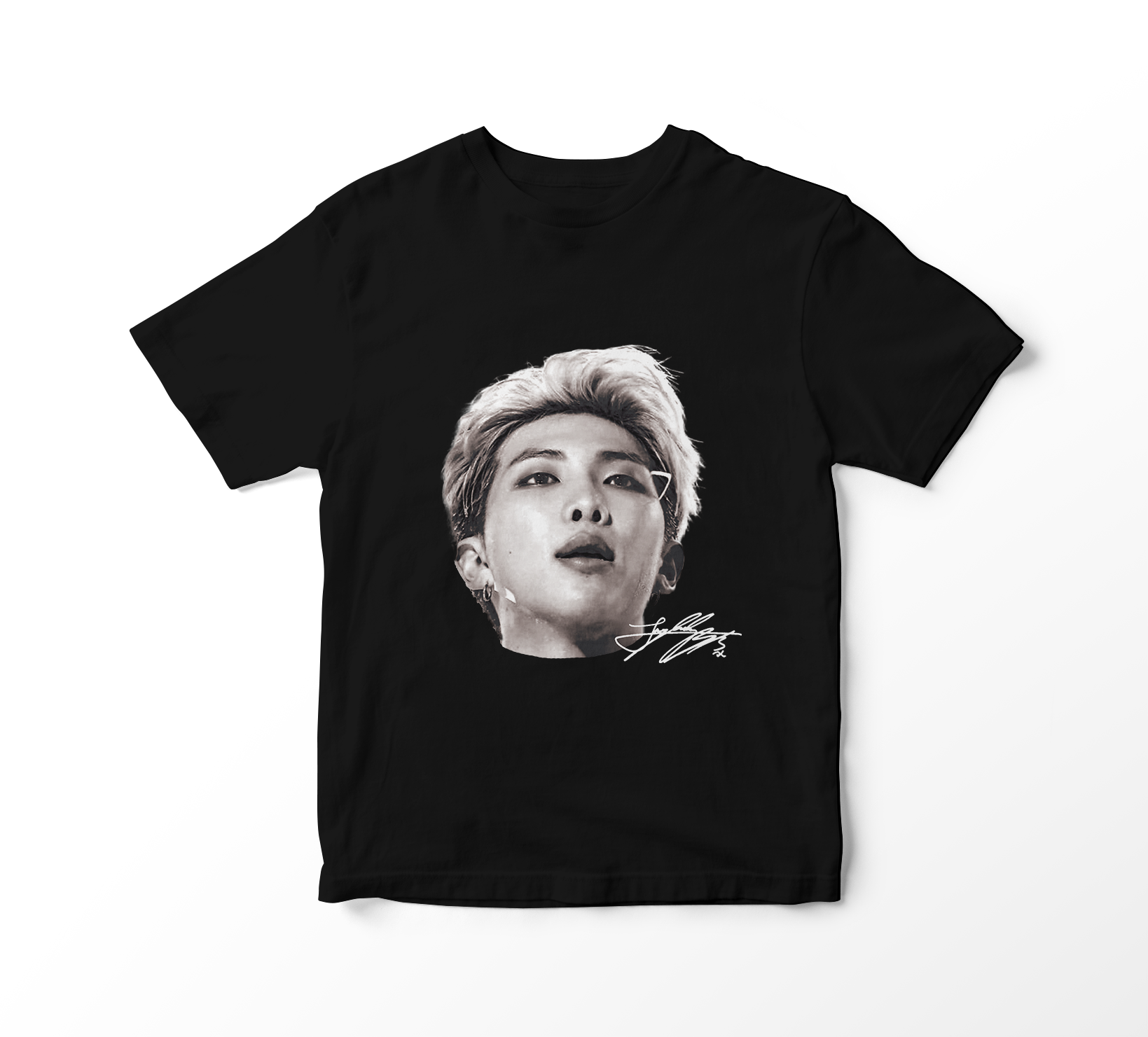Nome do produto: Camiseta BTS - RM Faces (preta)