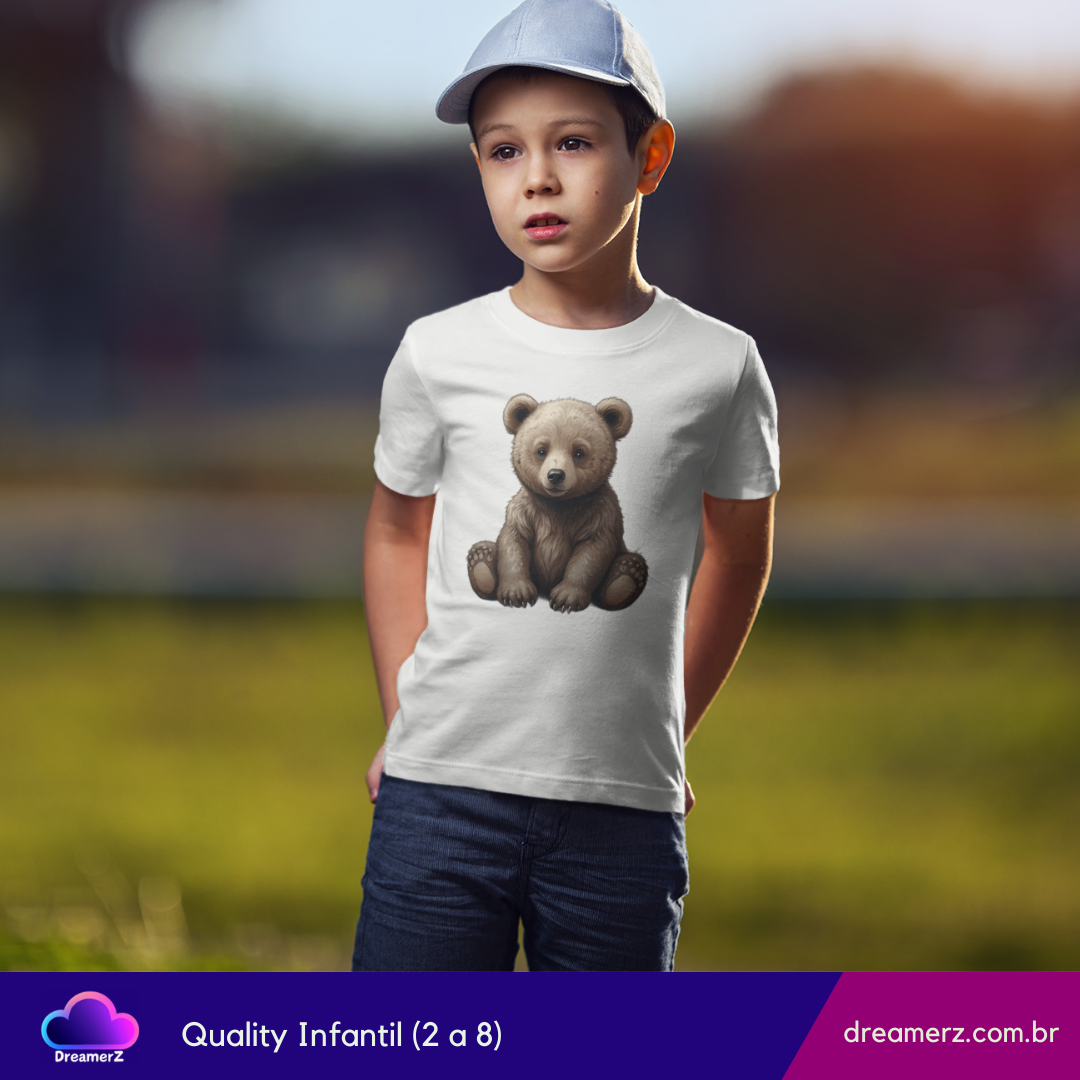 Nome do produto: Camiseta Ursinho Sentado – Doçura em Forma de Estampa