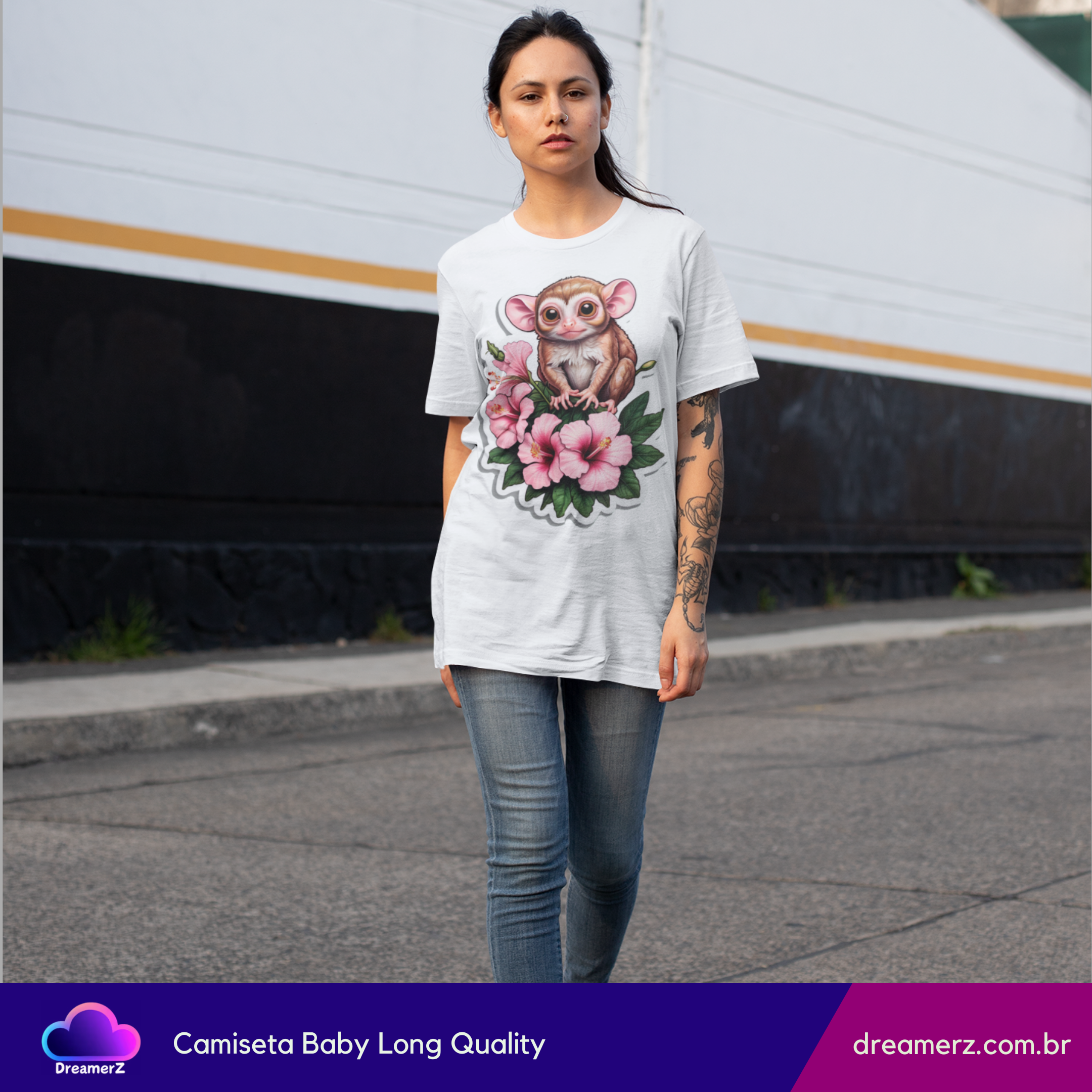 Camiseta Feminina Primatinha Exótica – Fofura Selvagem com Toque Floral