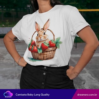 Camiseta Feminina Coelhinho & Morangos – Doçura em Forma de Estampa!