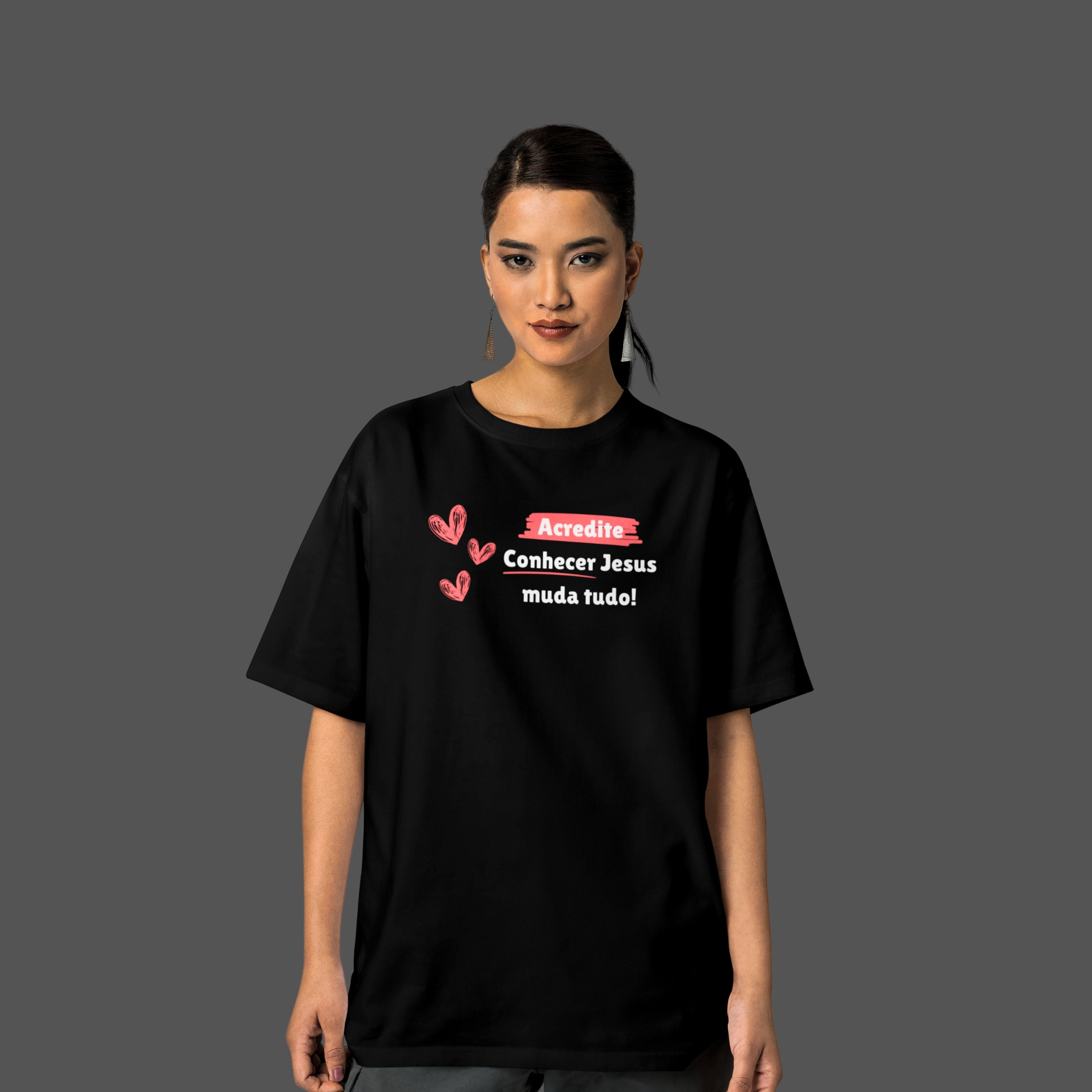 Camiseta Feminina Oversized Conhecer Jesus muda tudo