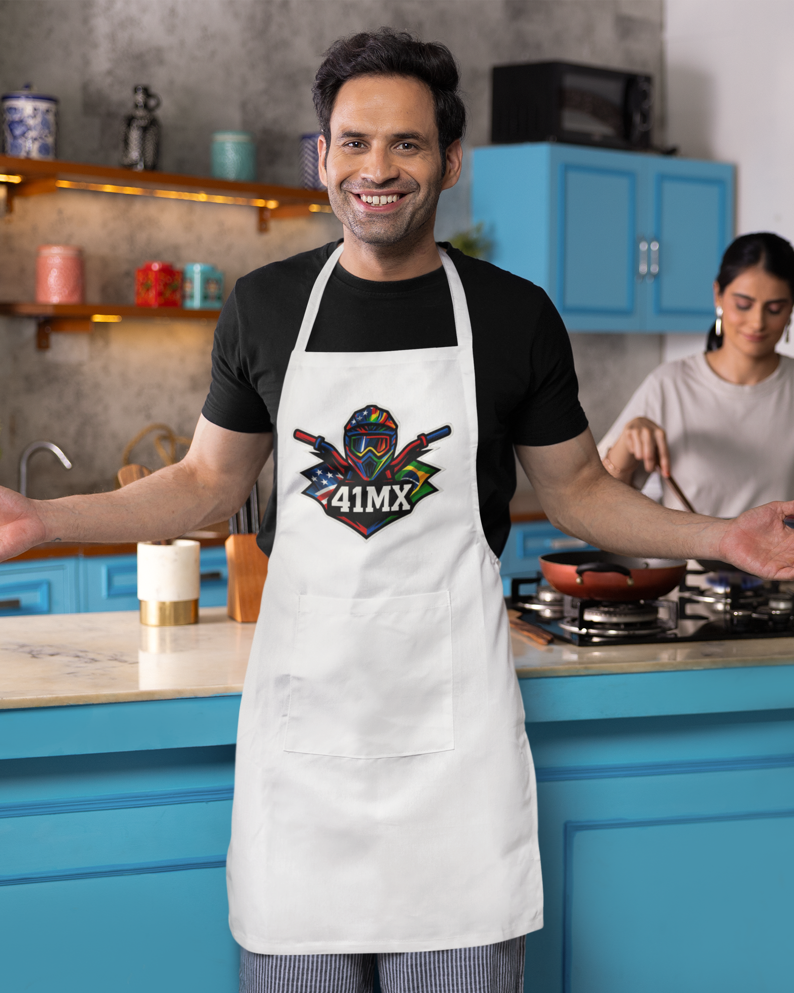 Nome do produto: Avental 41MX com estilo motocross. Resistente, ajustável e ideal para churrasco, cozinha e momentos especiais.