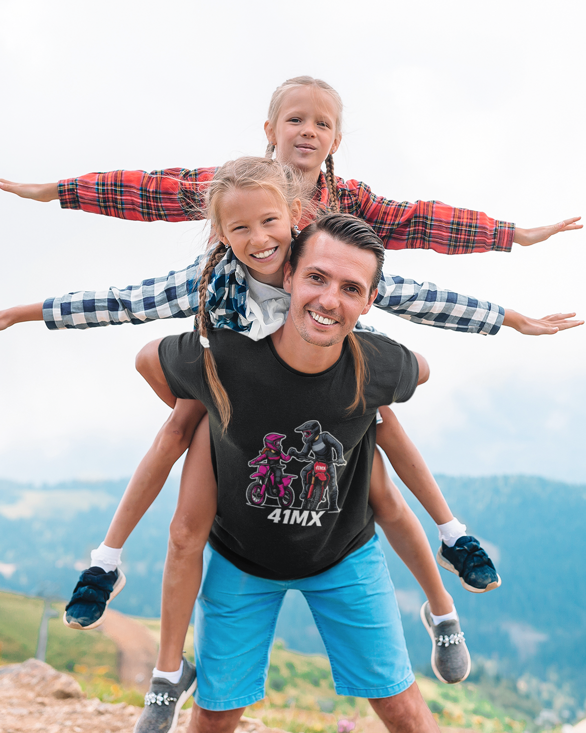 Nome do produto: Mini & Maxi 41MX - Camisetas em família dentro e fora das pistas 00043