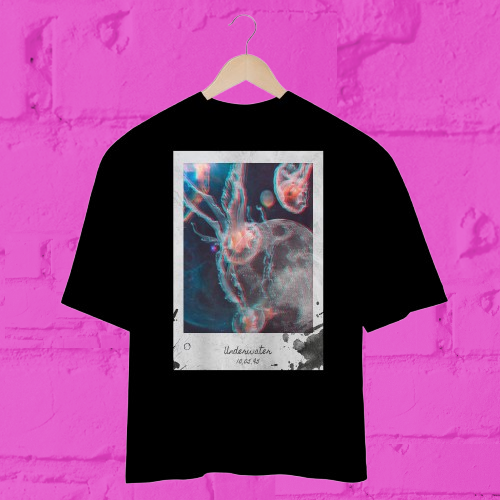 Nome do produto: Camiseta OverSize - Space With Sea Creature