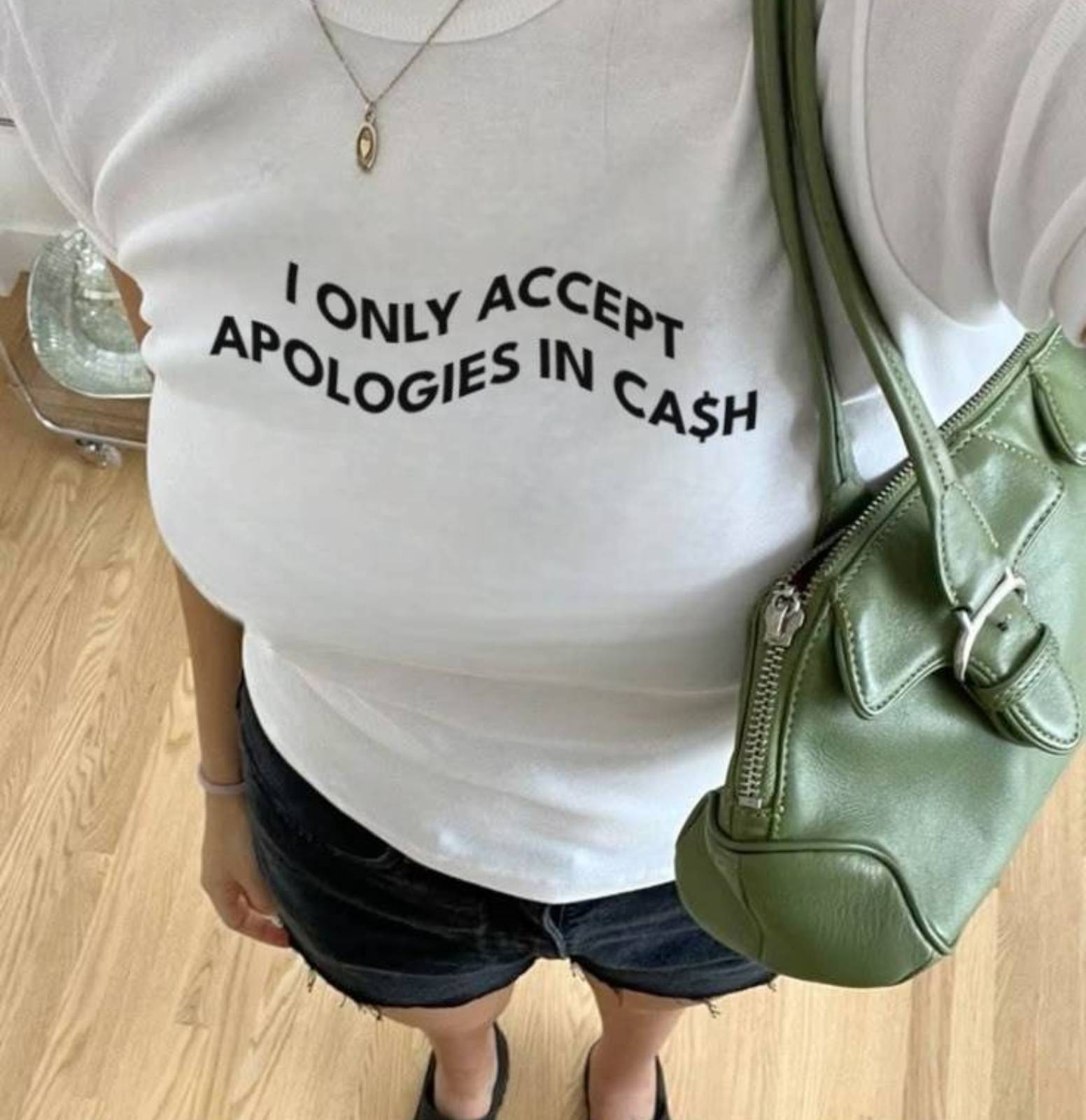 Nome do produto: I Only Accept Apologies In Ca$h