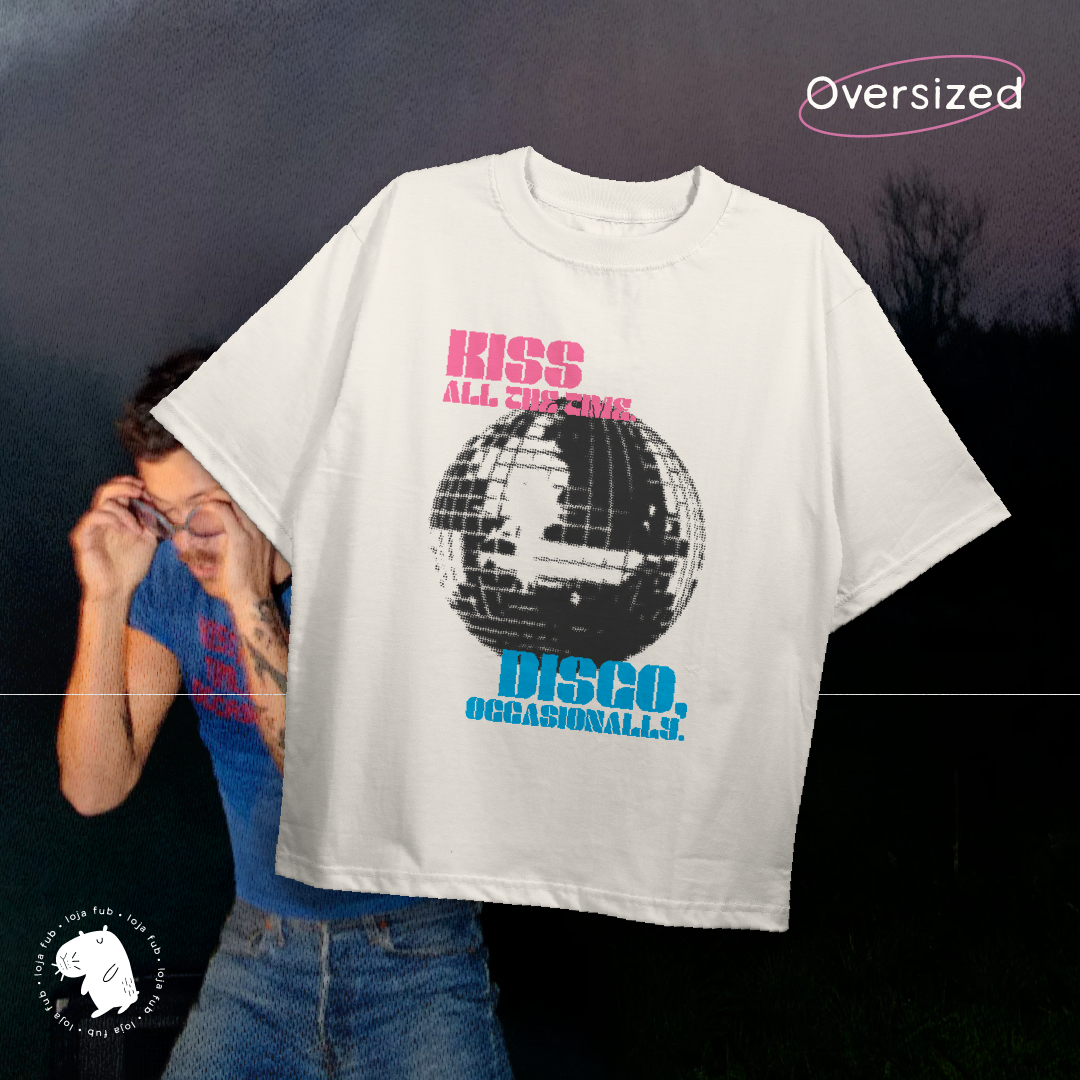 Camiseta Oversized Kiss & Disco