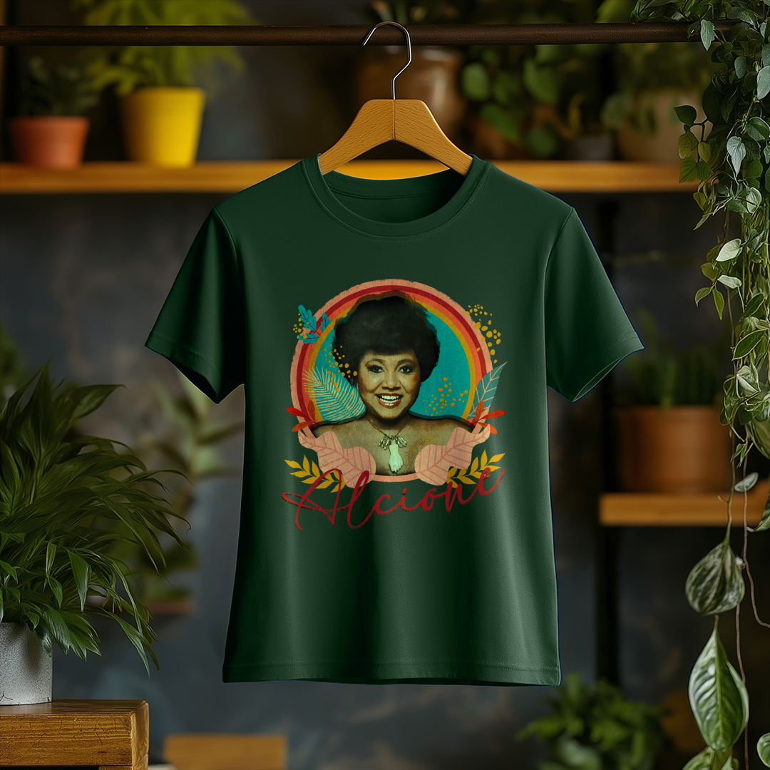 Nome do produto: Camiseta Feminina Alcione