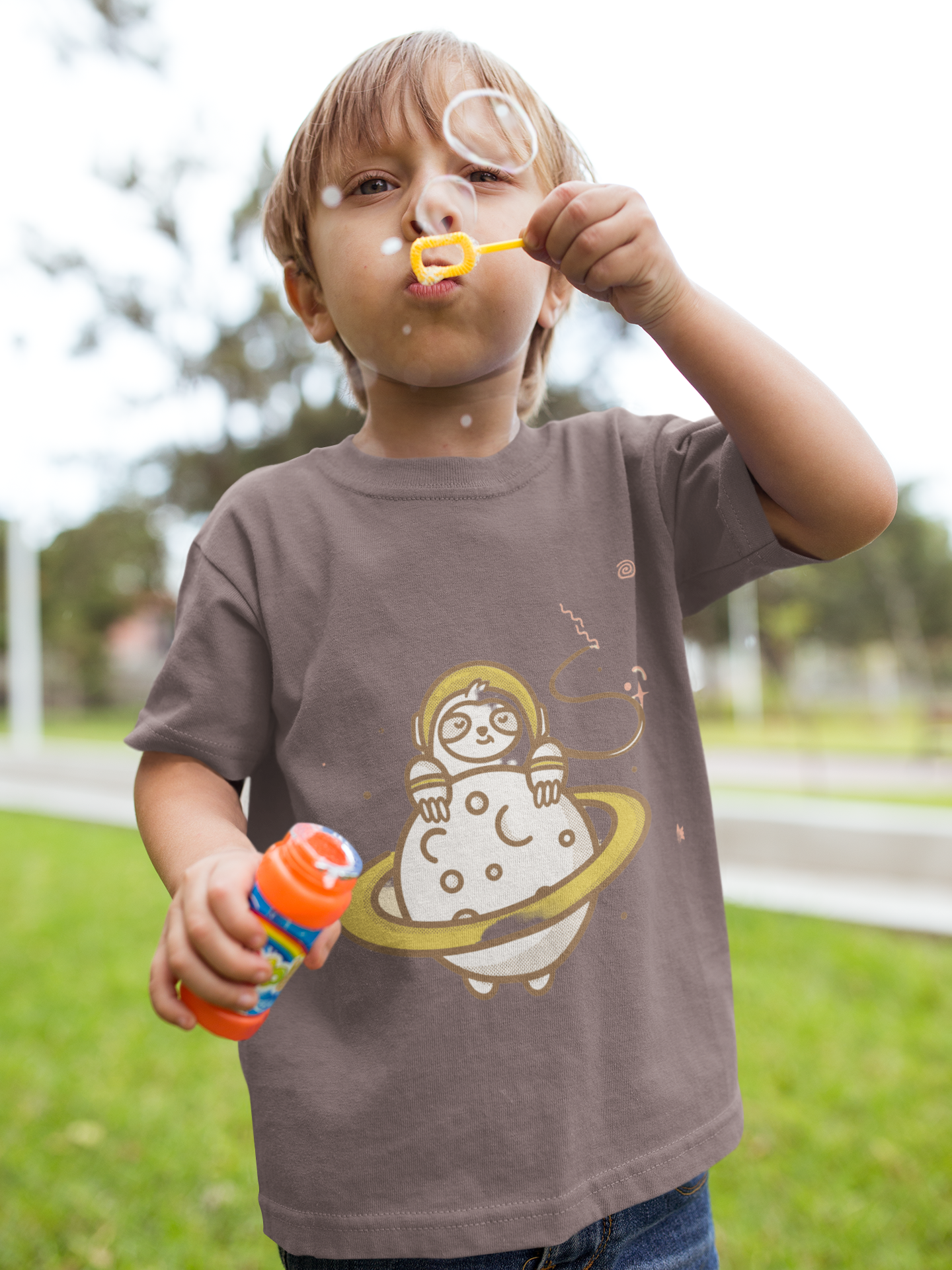 Nome do produto: Camiseta Bicho Preguiça no Espaço (2 a 14 anos)