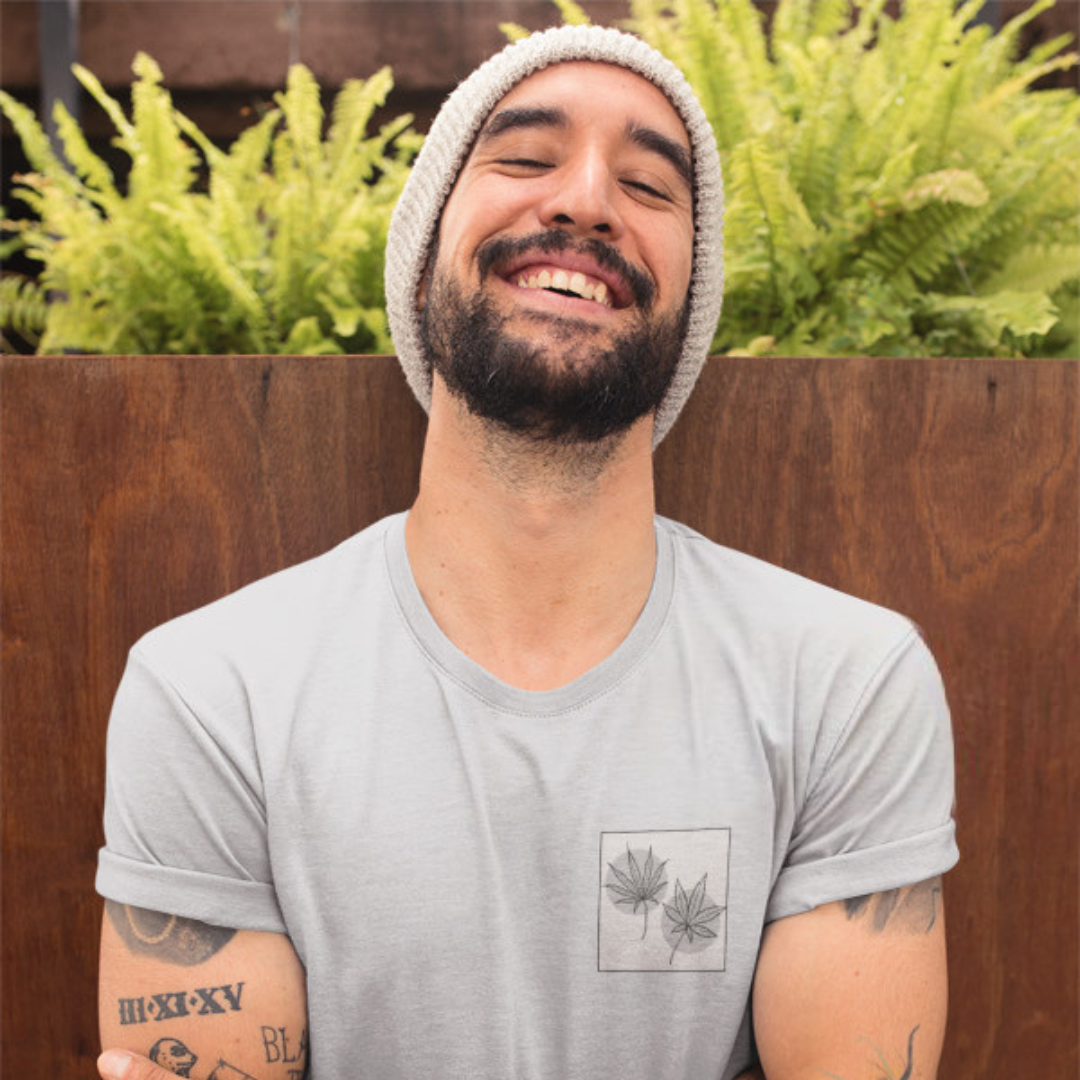 Camiseta Folhas no Peito