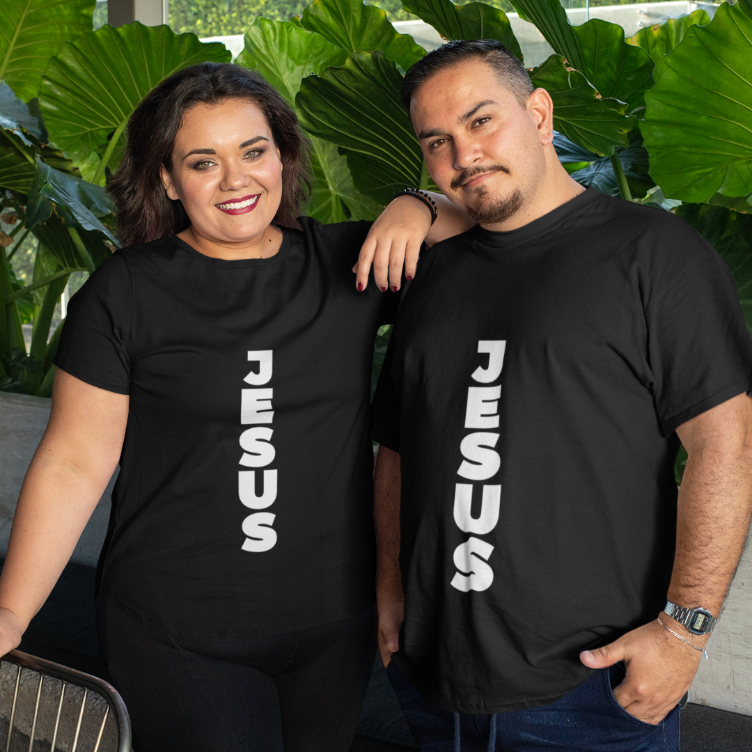 Nome do produto: CAMISA PLUS SIZE JESUS NA VERTICAL BRANCA ( varias cores )
