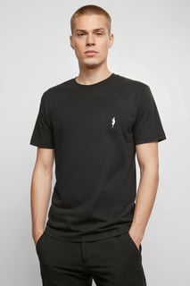 CAMISETA REGULAR LOGO BASIC