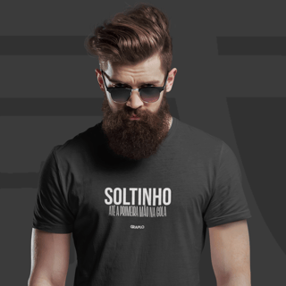 Camiseta T-Shirt - Soltinho | Arte no peito