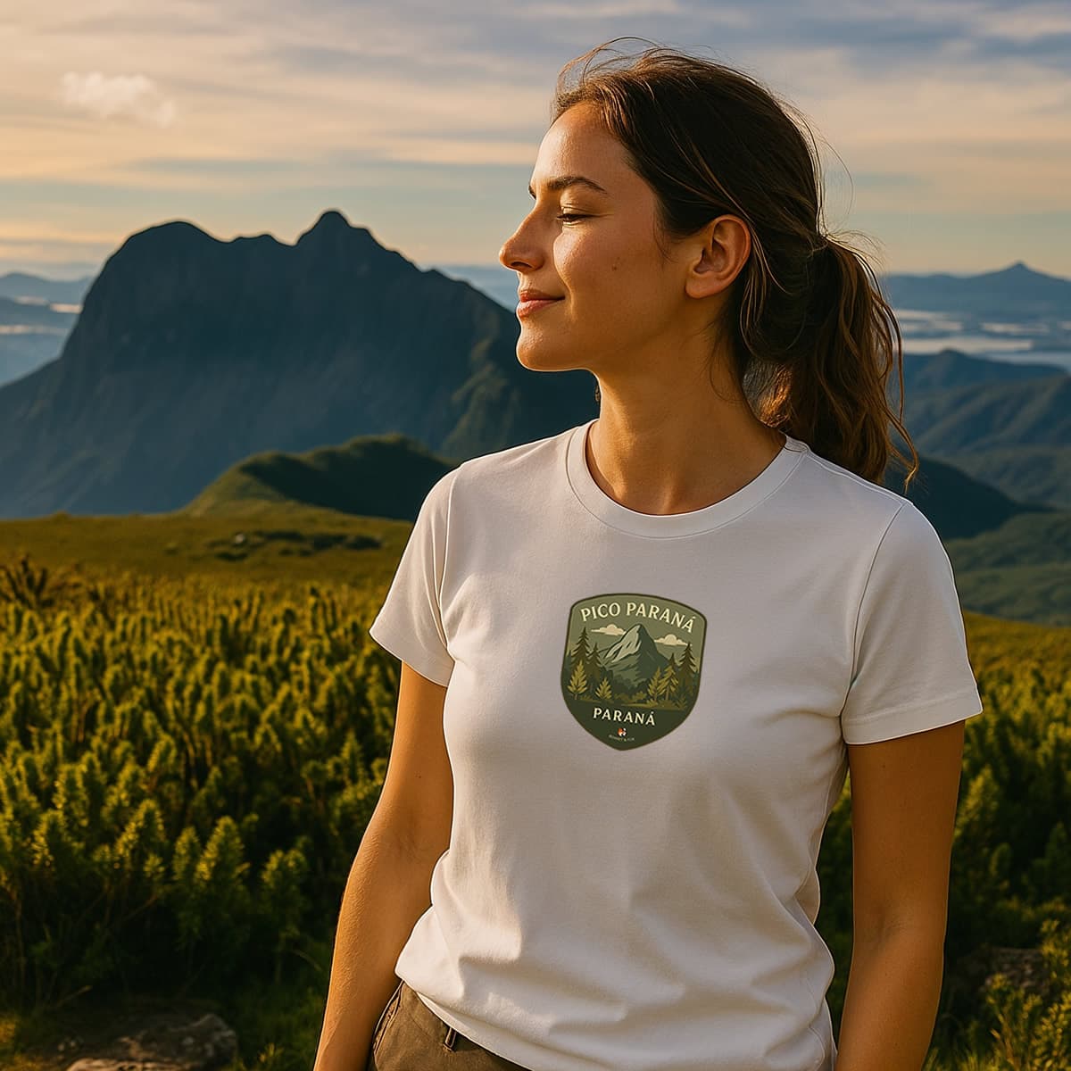 Camiseta Feminina Pico Paraná Aventureira | Montanhismo Vintage