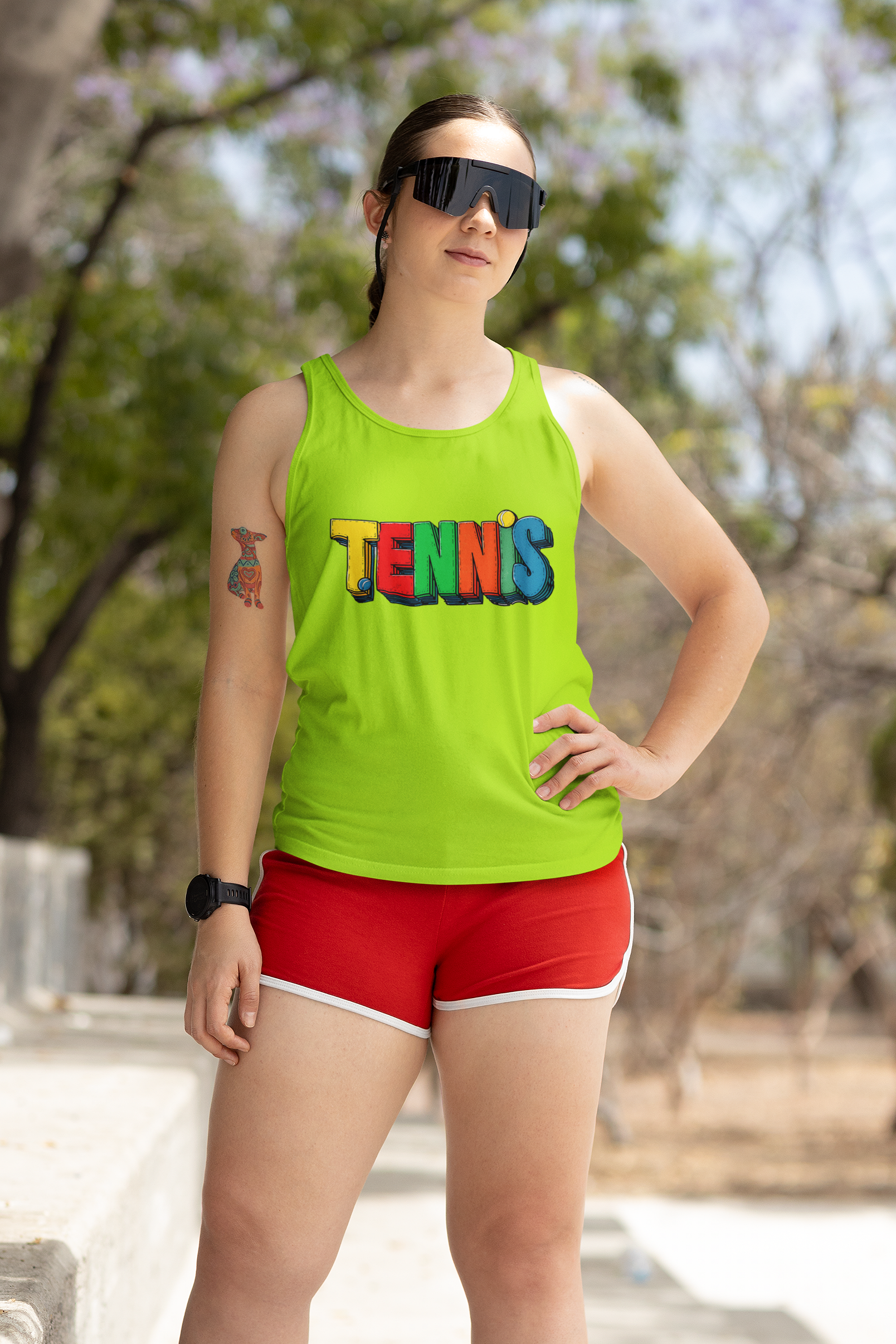 Nome do produto: Regata Feminina Sport UV com Estampa TENNIS Colorida – Conforto, Proteção e Estilo