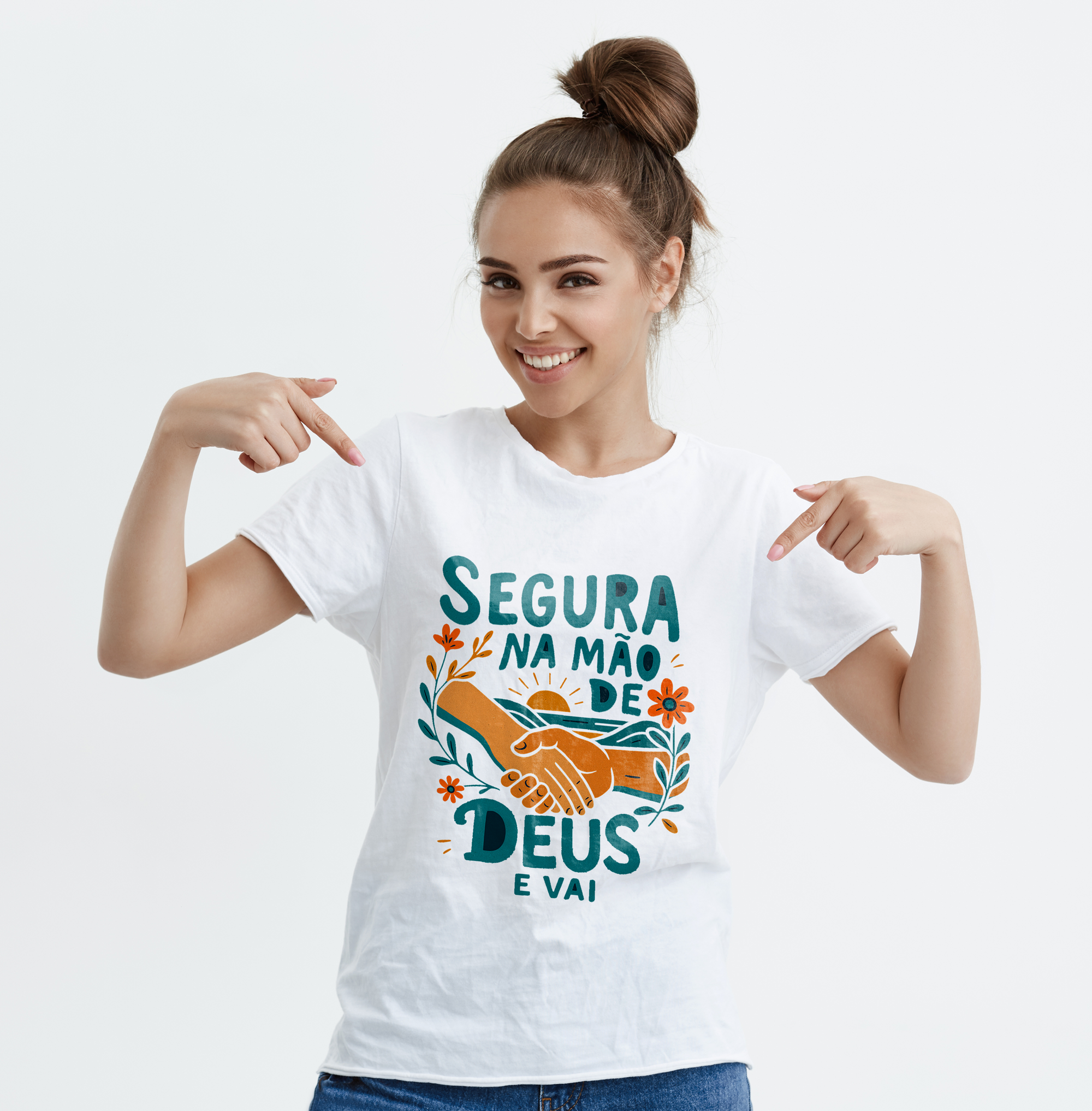 Nome do produto: T-shirt Segura na mão de Deus e vai