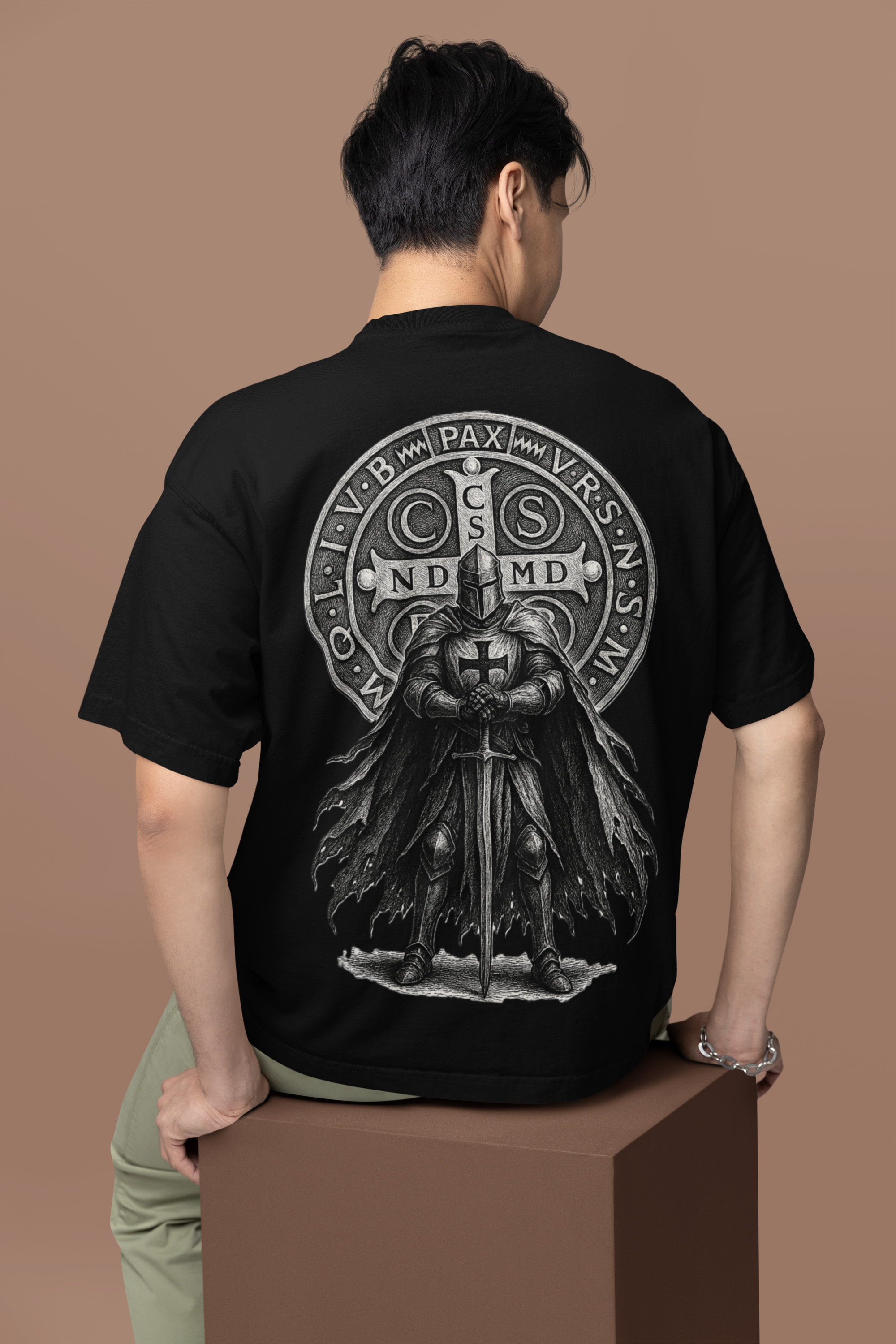 T-Shirt Quality – Cavaleiro da Fé (Frente e Costas)