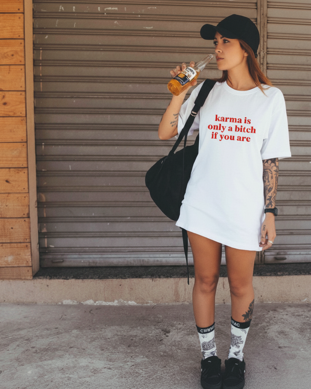 Nome do produto: karma is only a bitch if you are (oversized)