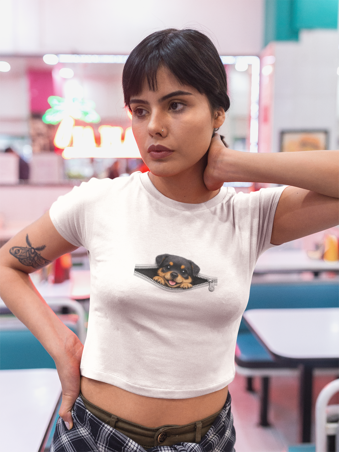 Cropped ZIP PETS – Cute Puppy Rotweiler